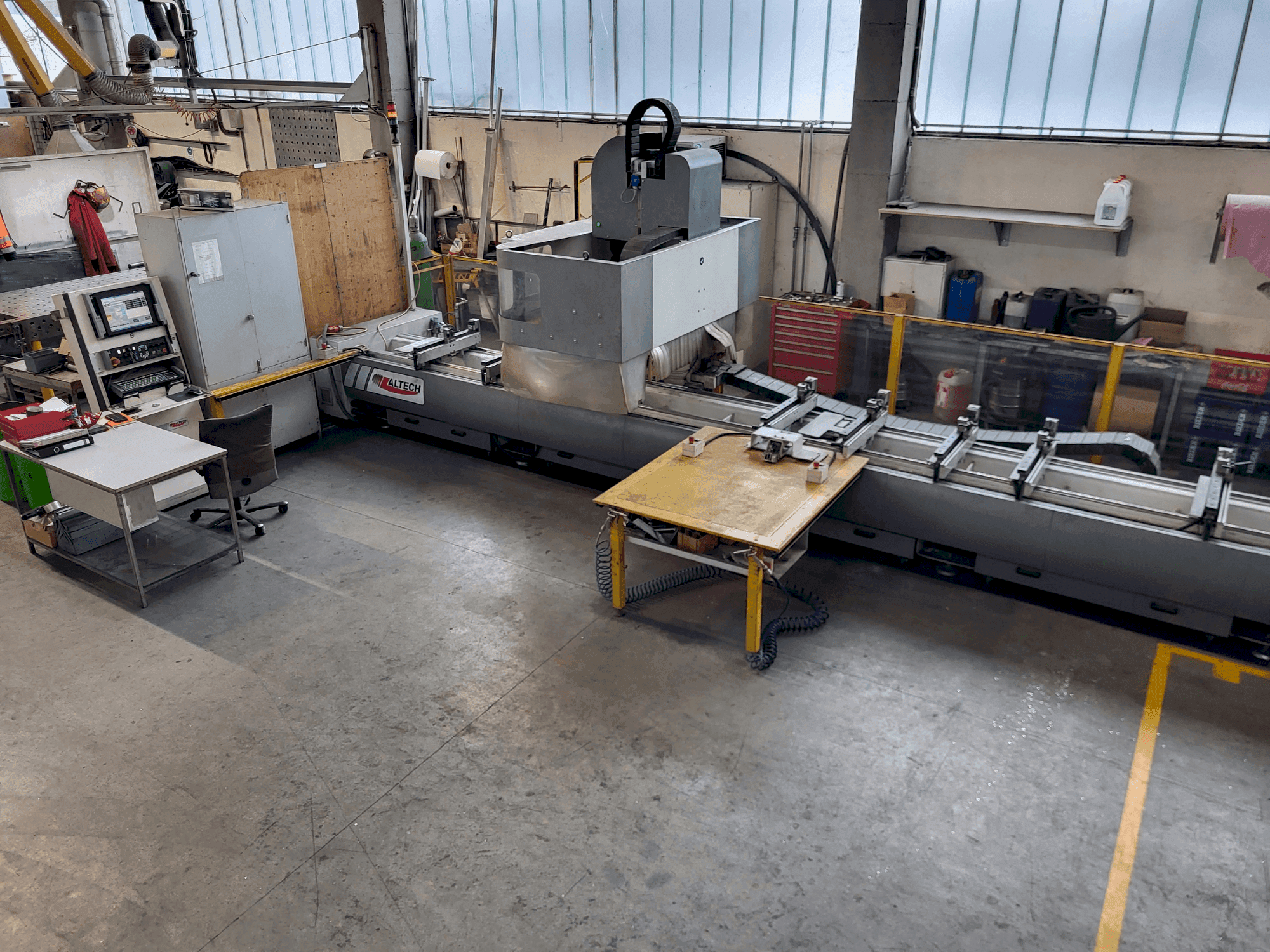 Frontansicht der ALTECH Tango Maschine