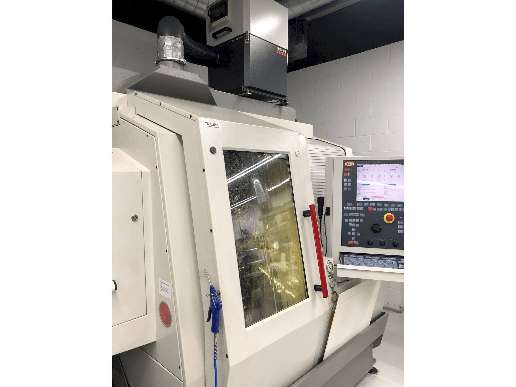 Frontansicht der TRAUB TNL 18 Maschine