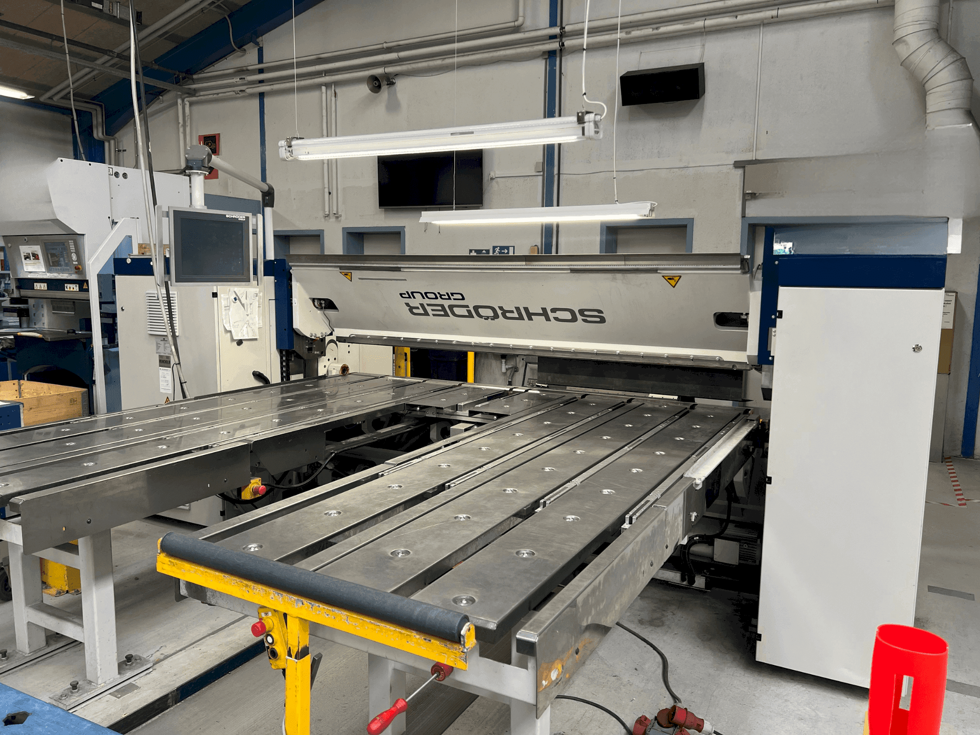 Frontansicht der SCHRODER-FASTI PowerBend Professional 2500/4,0 UD Maschine