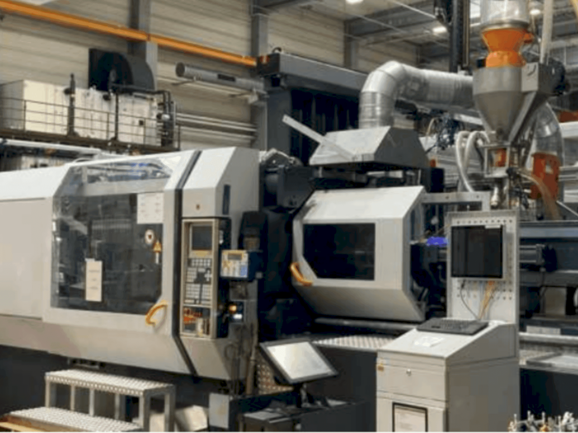 Frontansicht der DEMAG Ergotech 5000-1450 Maschine