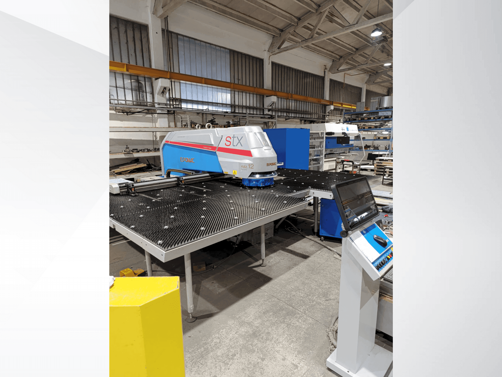 Frontansicht der Euromac STX FLEX 12 1500/22-2500 Maschine