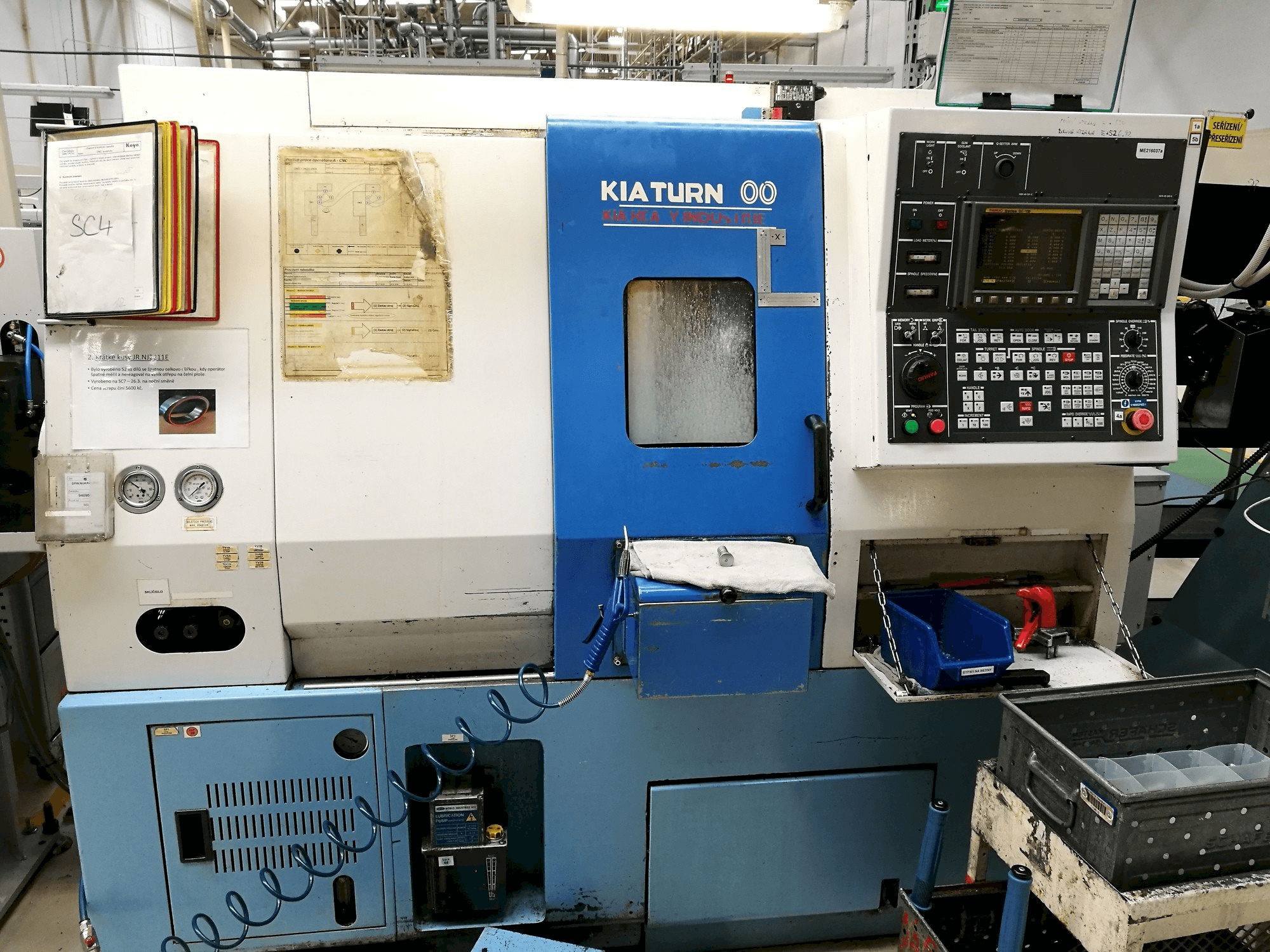 Frontansicht der Kia Super Kia Turn 200 Maschine