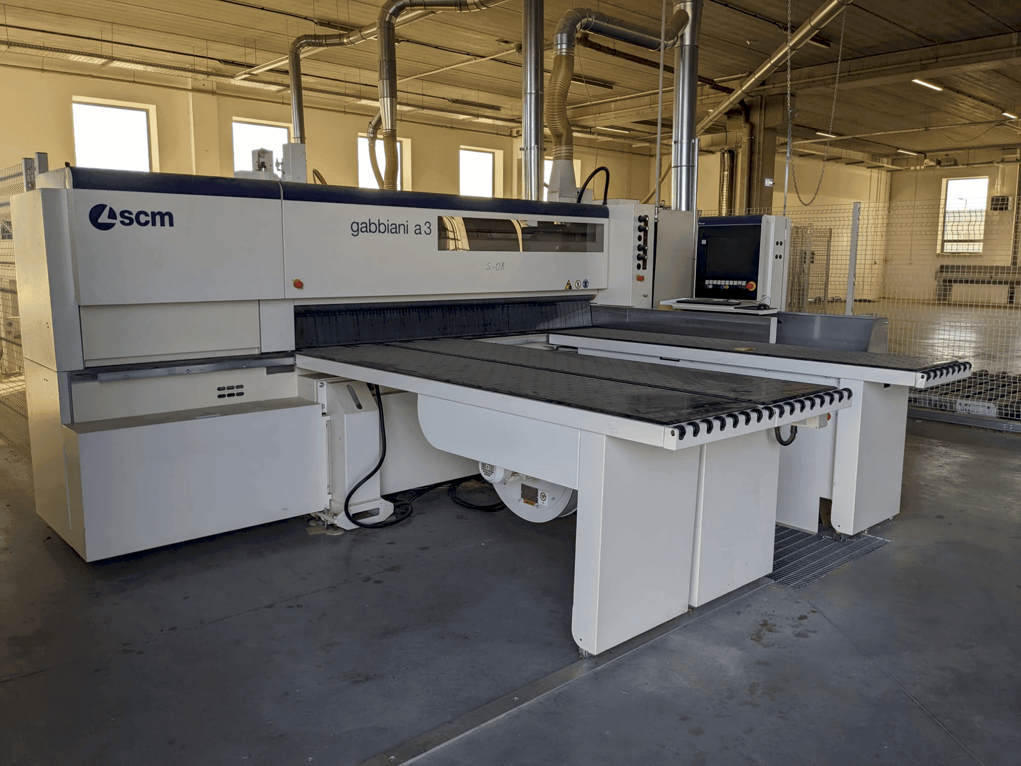 Frontansicht der SCM Gabbiani A3 130 Maschine