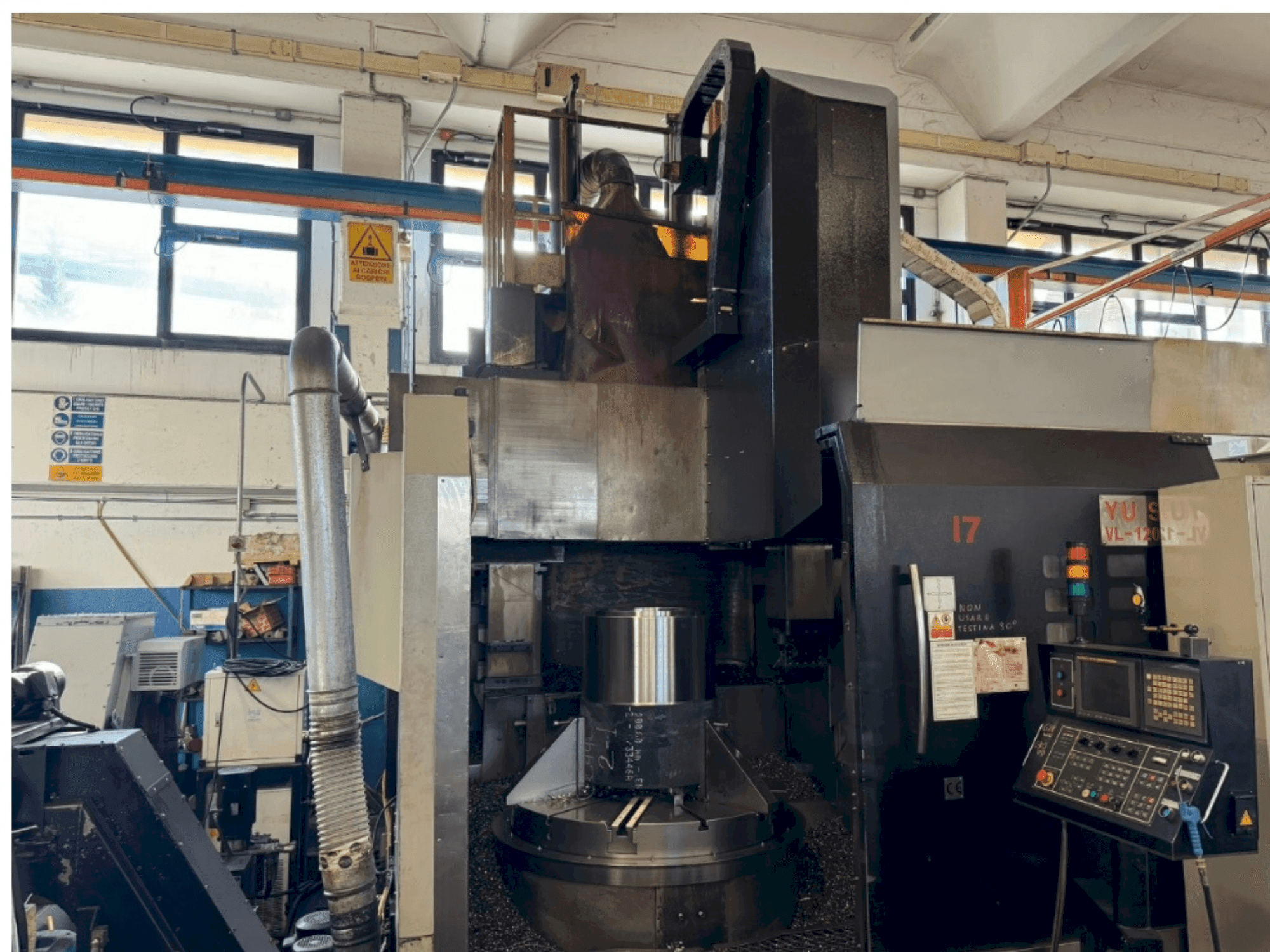 Frontansicht der YU SHINE YS-VL-1200 ATC+C Maschine