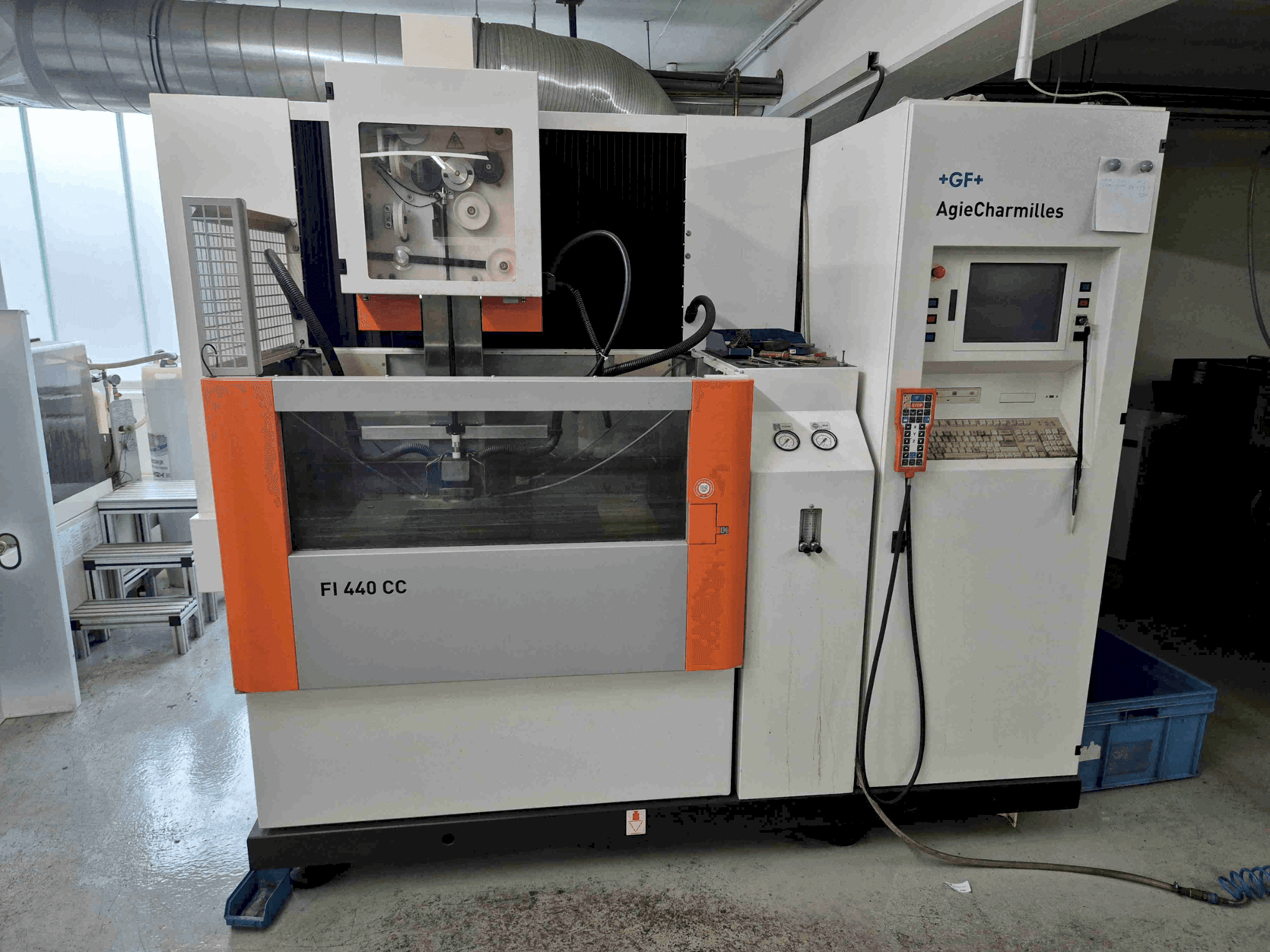 Frontansicht der CHARMILLES FI 440 CC Maschine