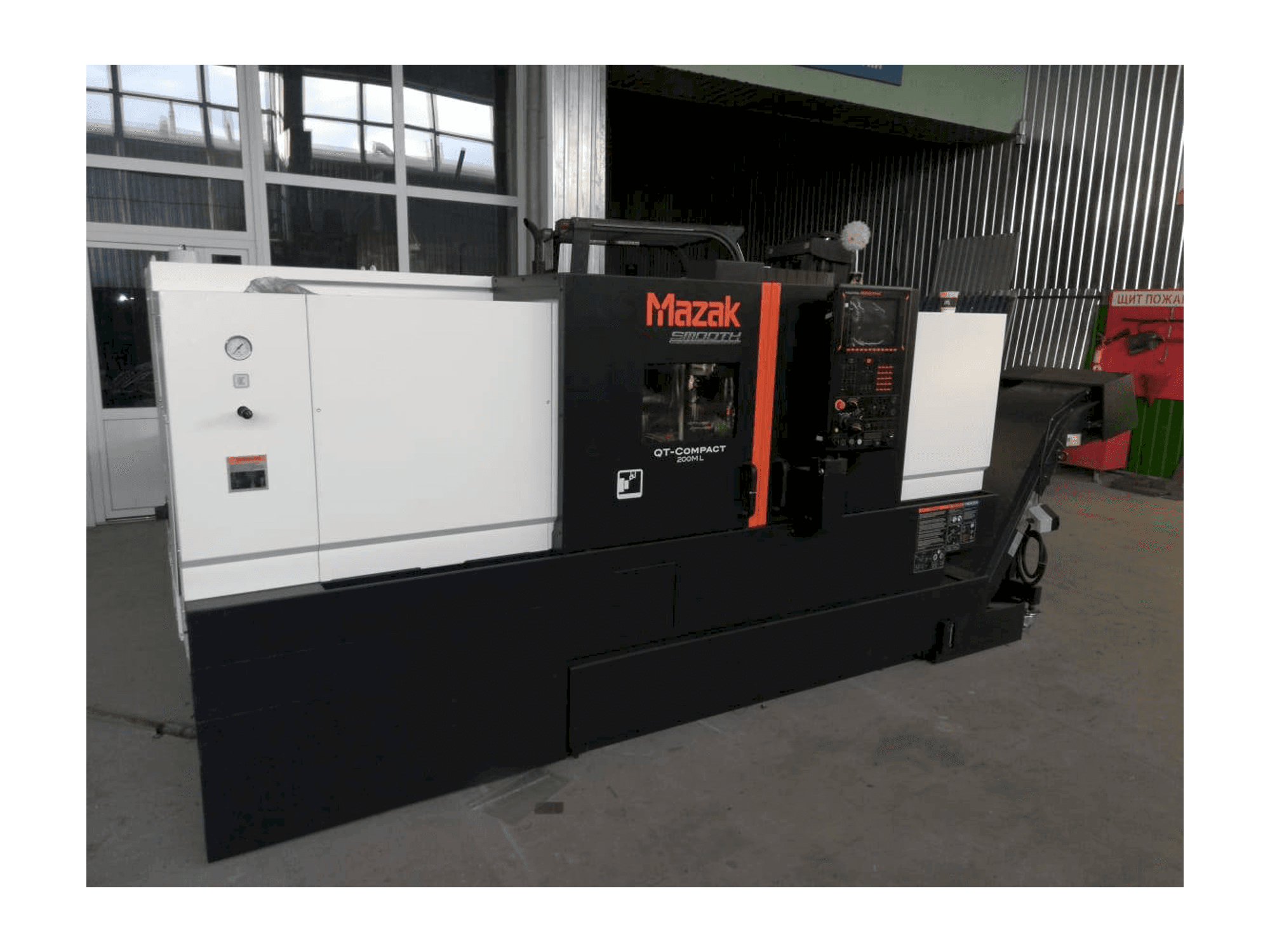 Frontansicht der Mazak QT- COMPACT 200ML Maschine