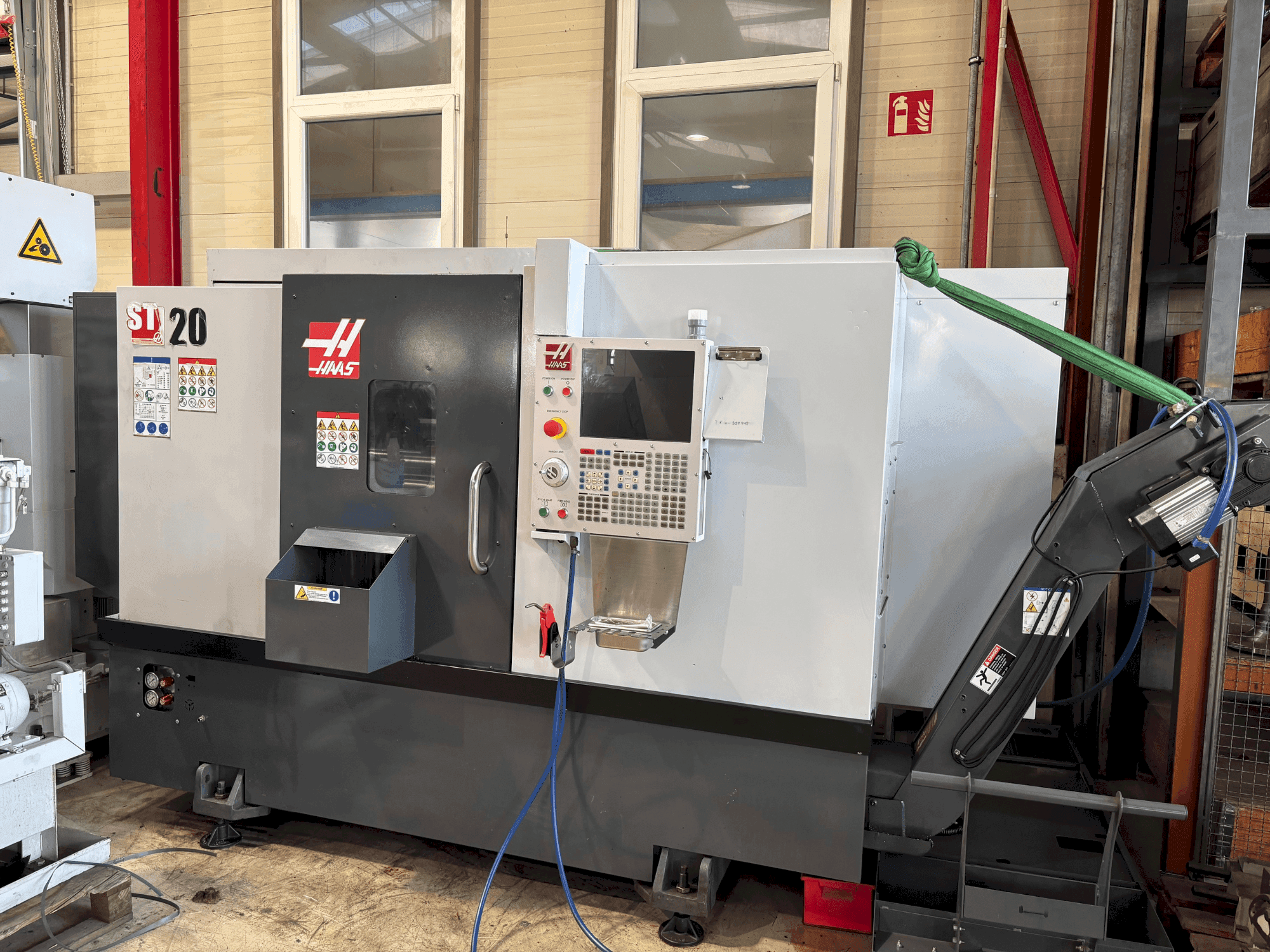Frontansicht der HAAS ST-20 Maschine