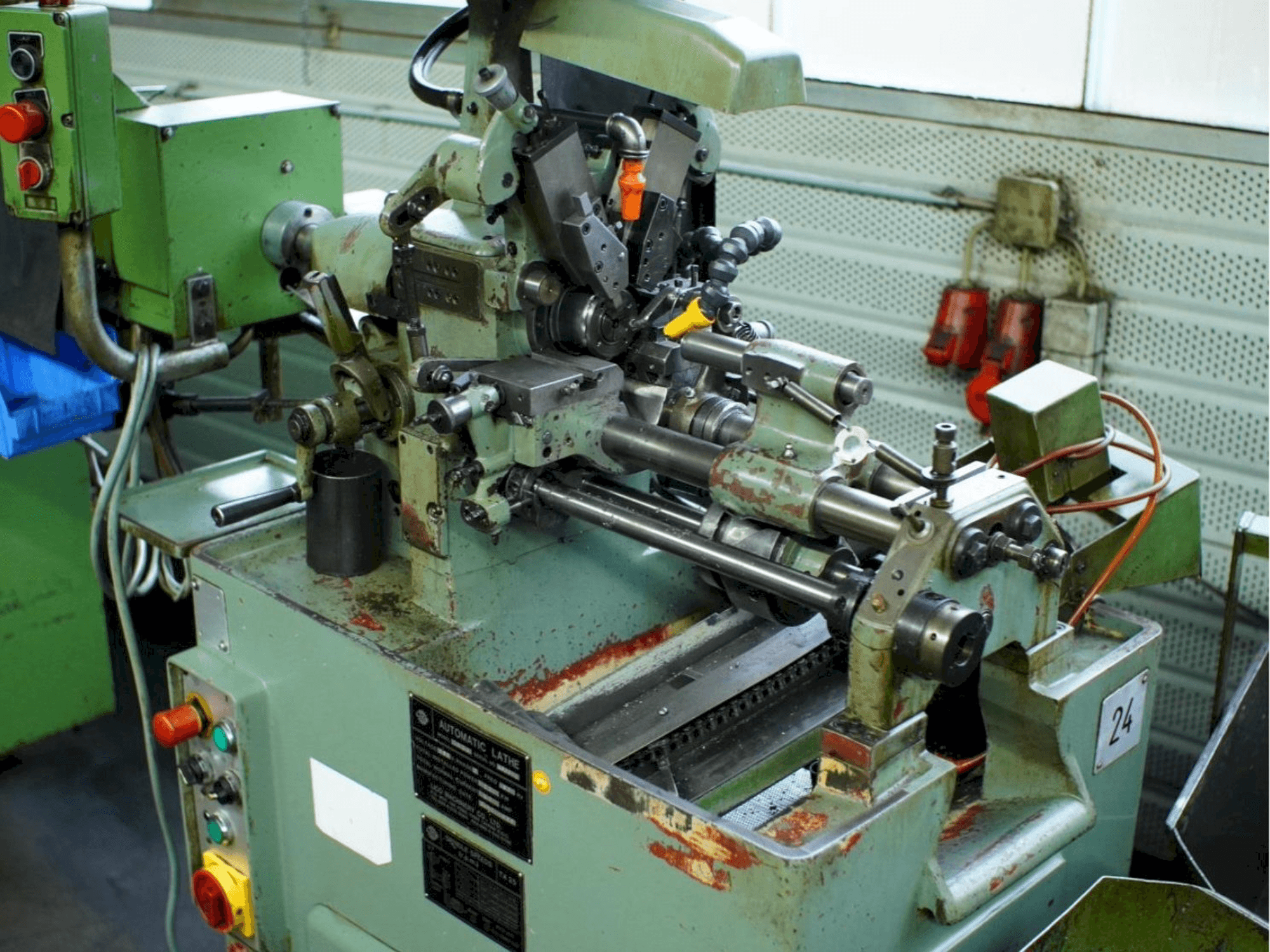 Frontansicht der LICO TA25 Maschine