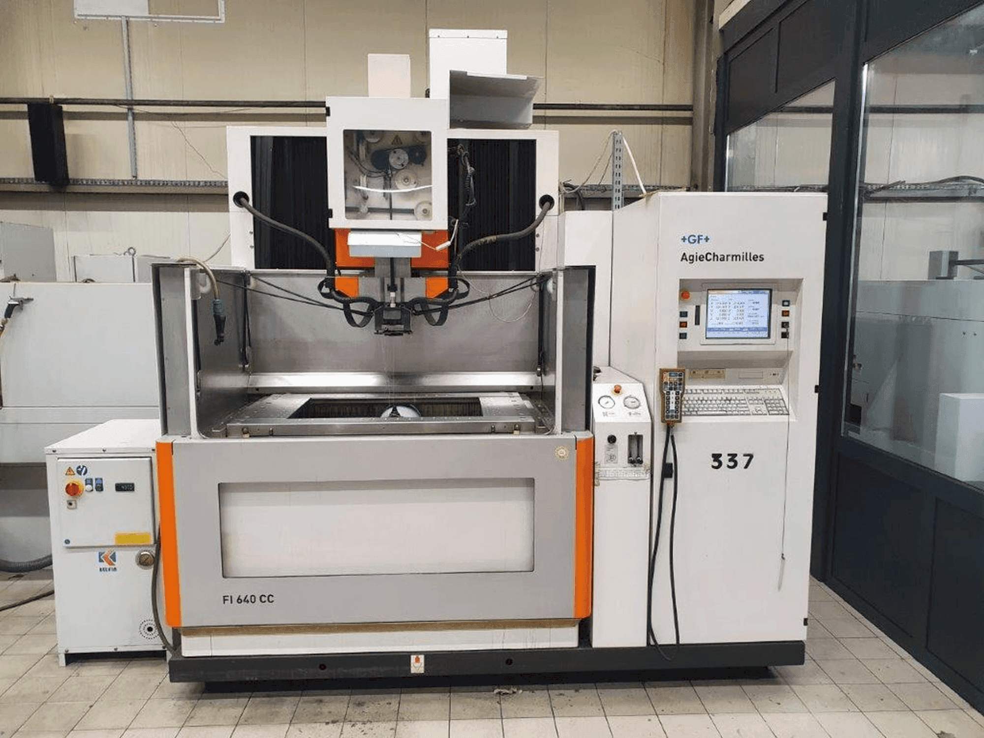 Frontansicht der AgieCharmilles FI 640 CC Maschine