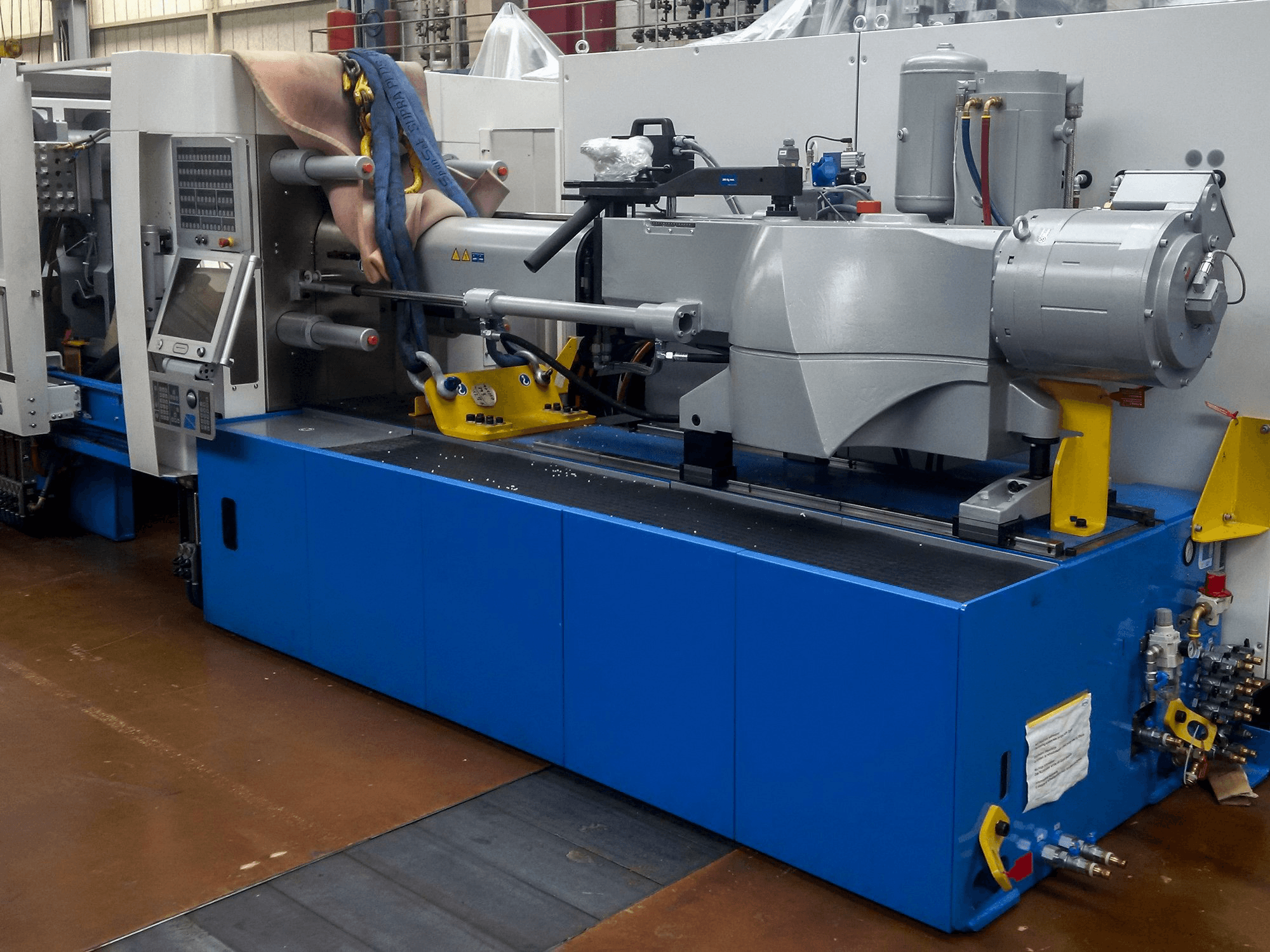 Linke Ansicht der Netstal ELION 1200-510 Maschine