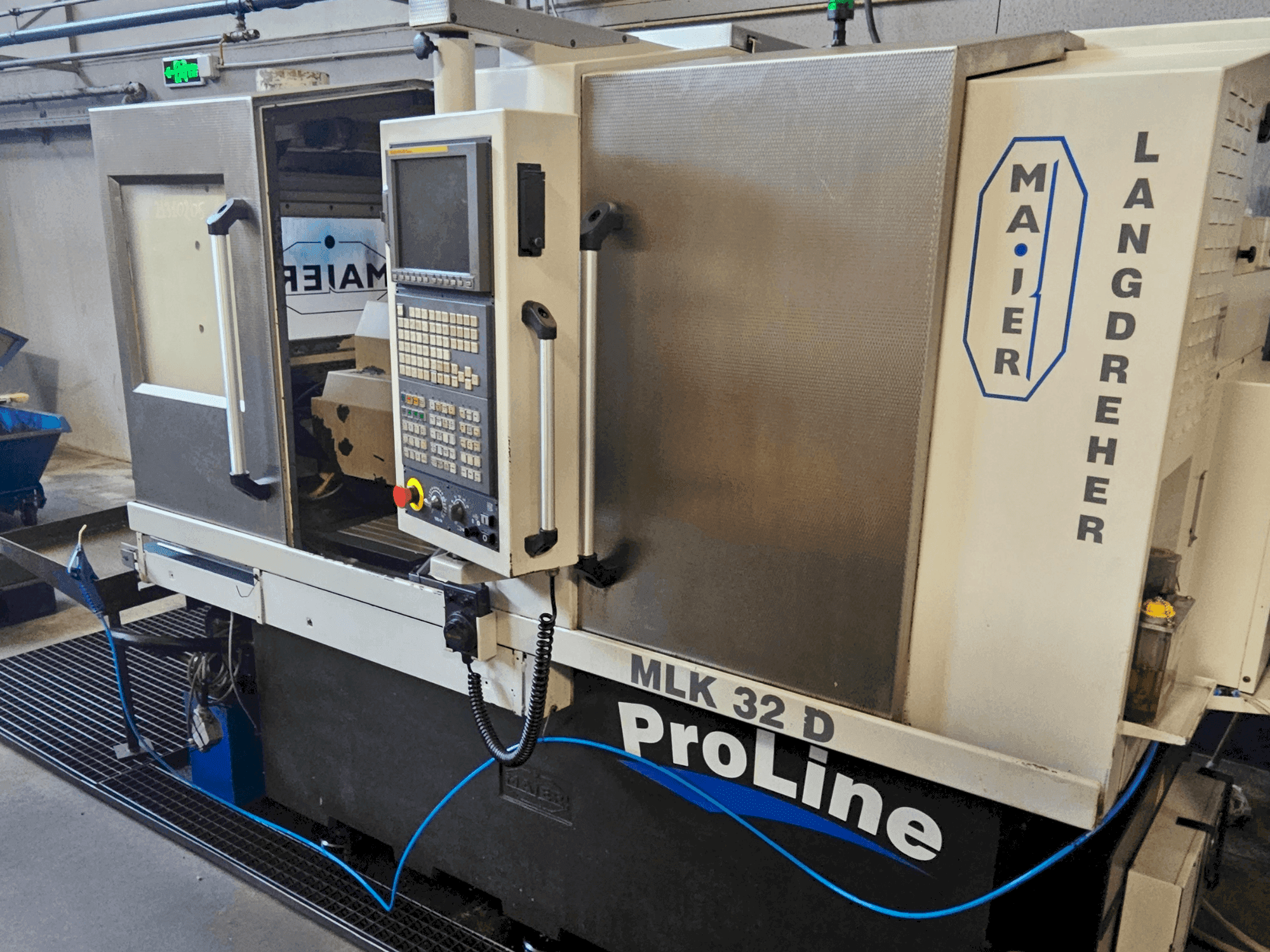 Frontansicht der Maier MLK 32D Maschine