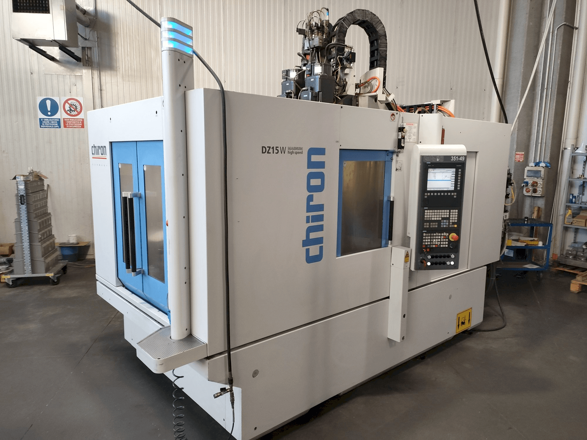 Frontansicht der CHIRON DZ15W MAGNUM HS Maschine