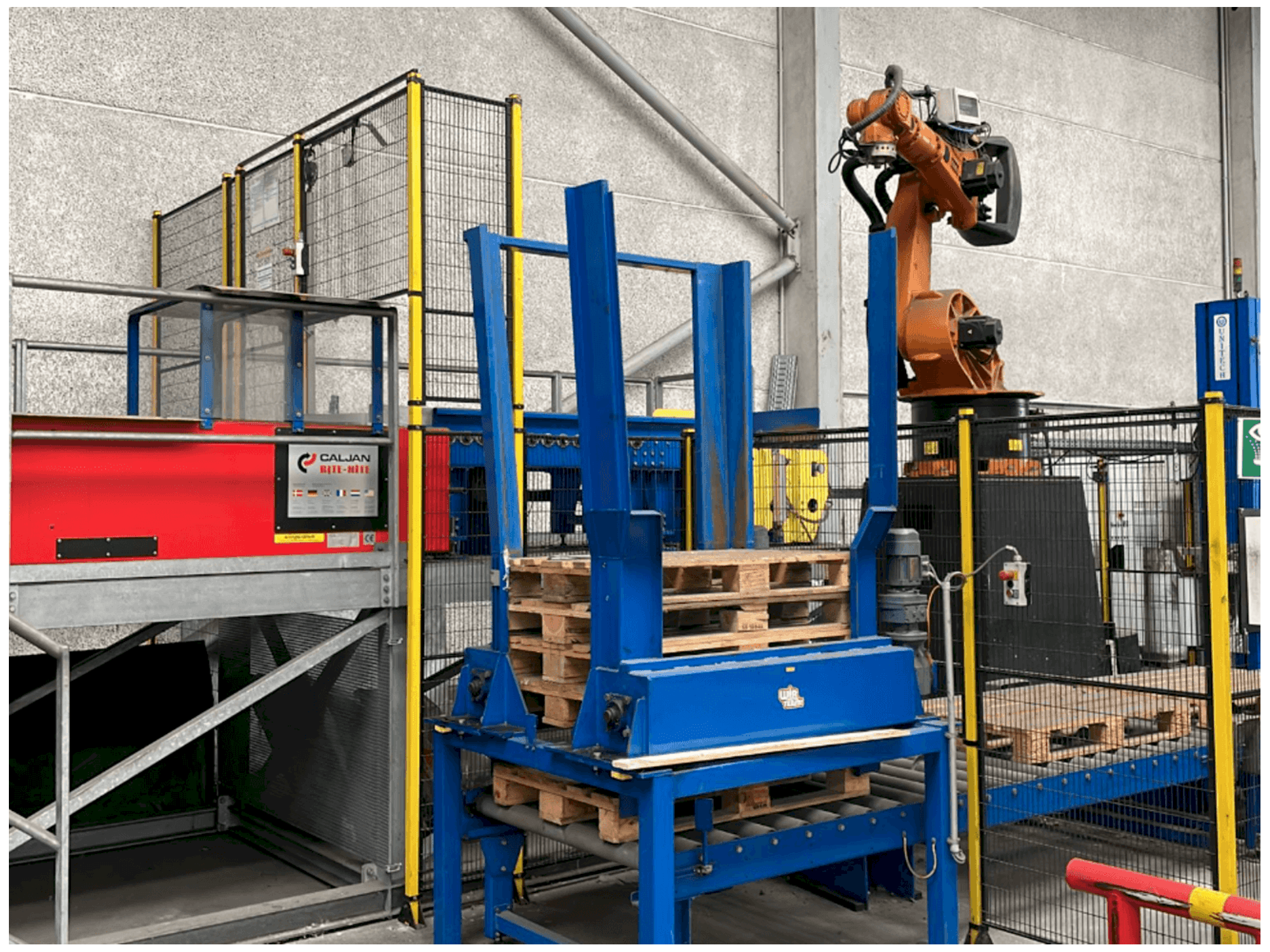 Frontansicht der KUKA 600260060 Maschine