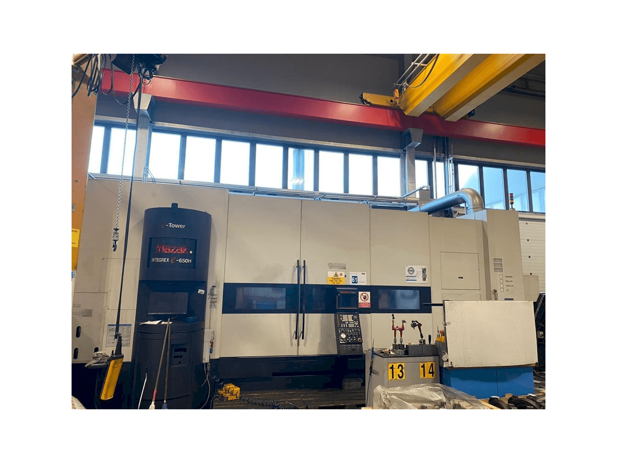 Frontansicht der Mazak Integrex E650H x 3000mm Maschine