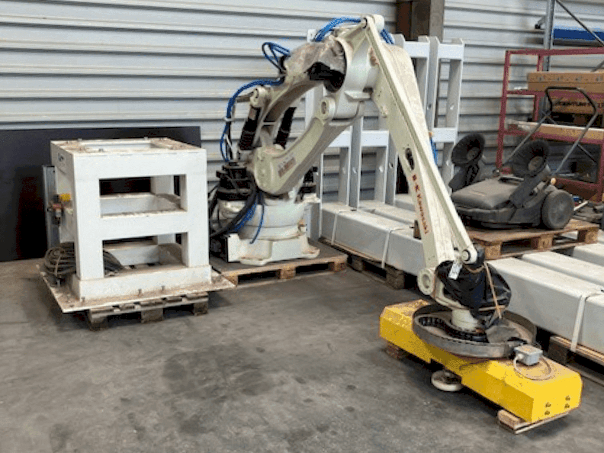 Frontansicht der Kawasaki 3CP180L-AC03 (2018) Maschine