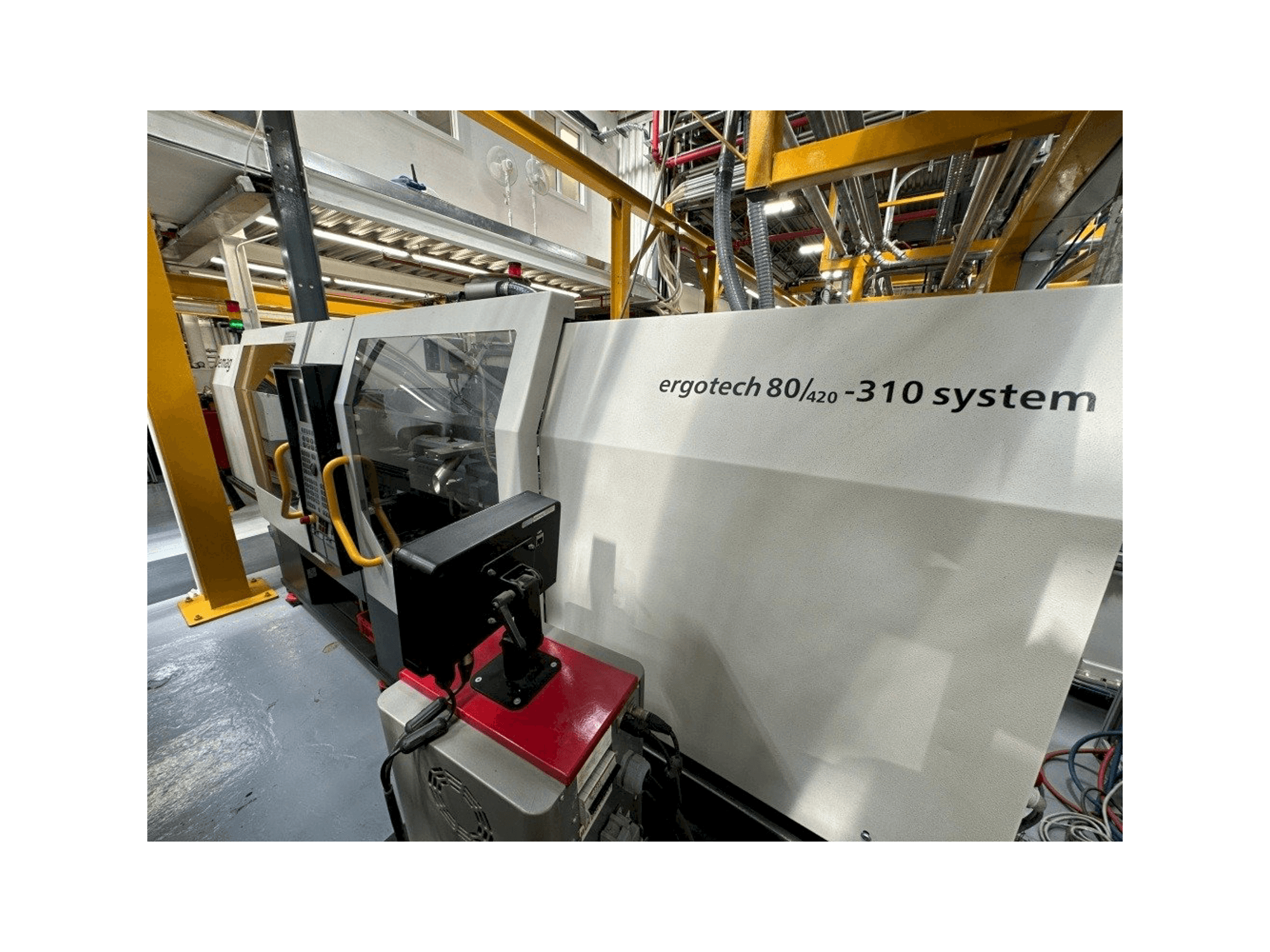 Frontansicht der DEMAG Ergotech 80/420-310 System Maschine