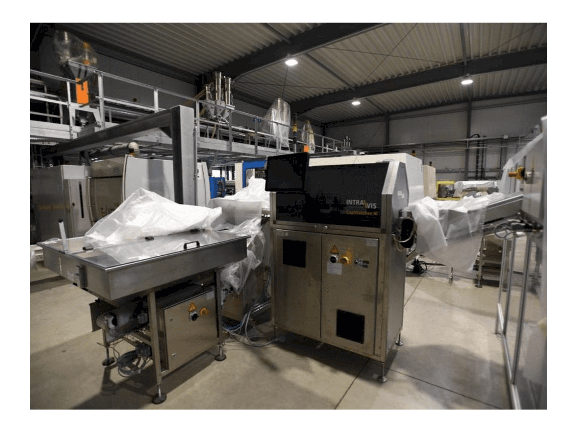 Frontansicht der INTRAVIS Capwatcher 6275 Maschine