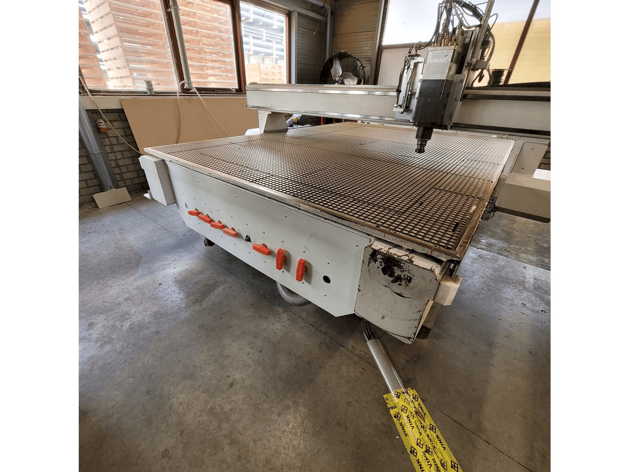 Frontansicht der FLEXICAM Pro 2030 Maschine