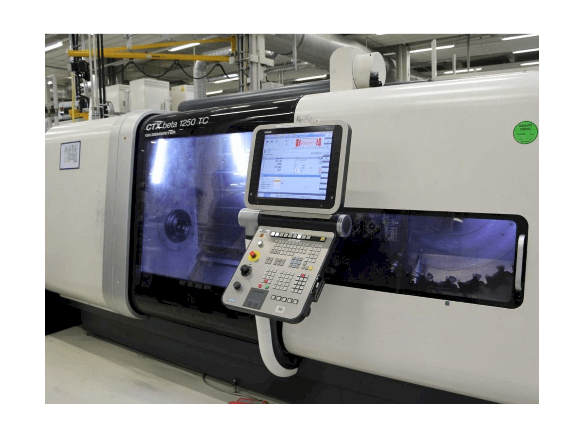 Frontansicht der DMG MORI GILDEMEISTER CTX Beta 1250 TC Maschine