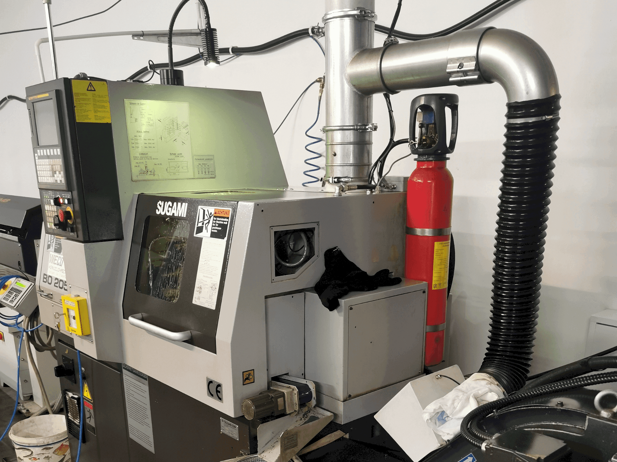 Frontansicht der TSUGAMI BO205E Maschine