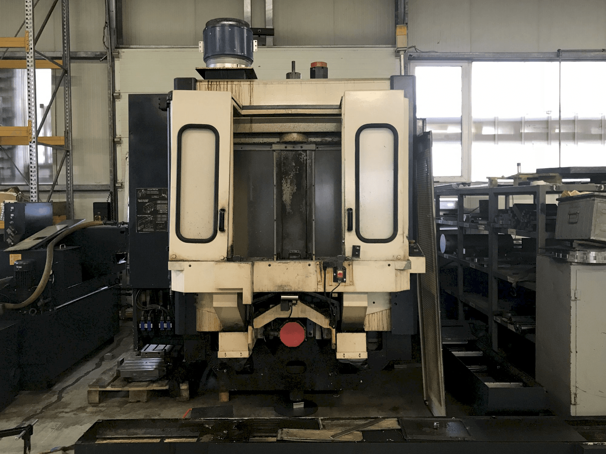 Frontansicht der Makino A55-A40 Maschine