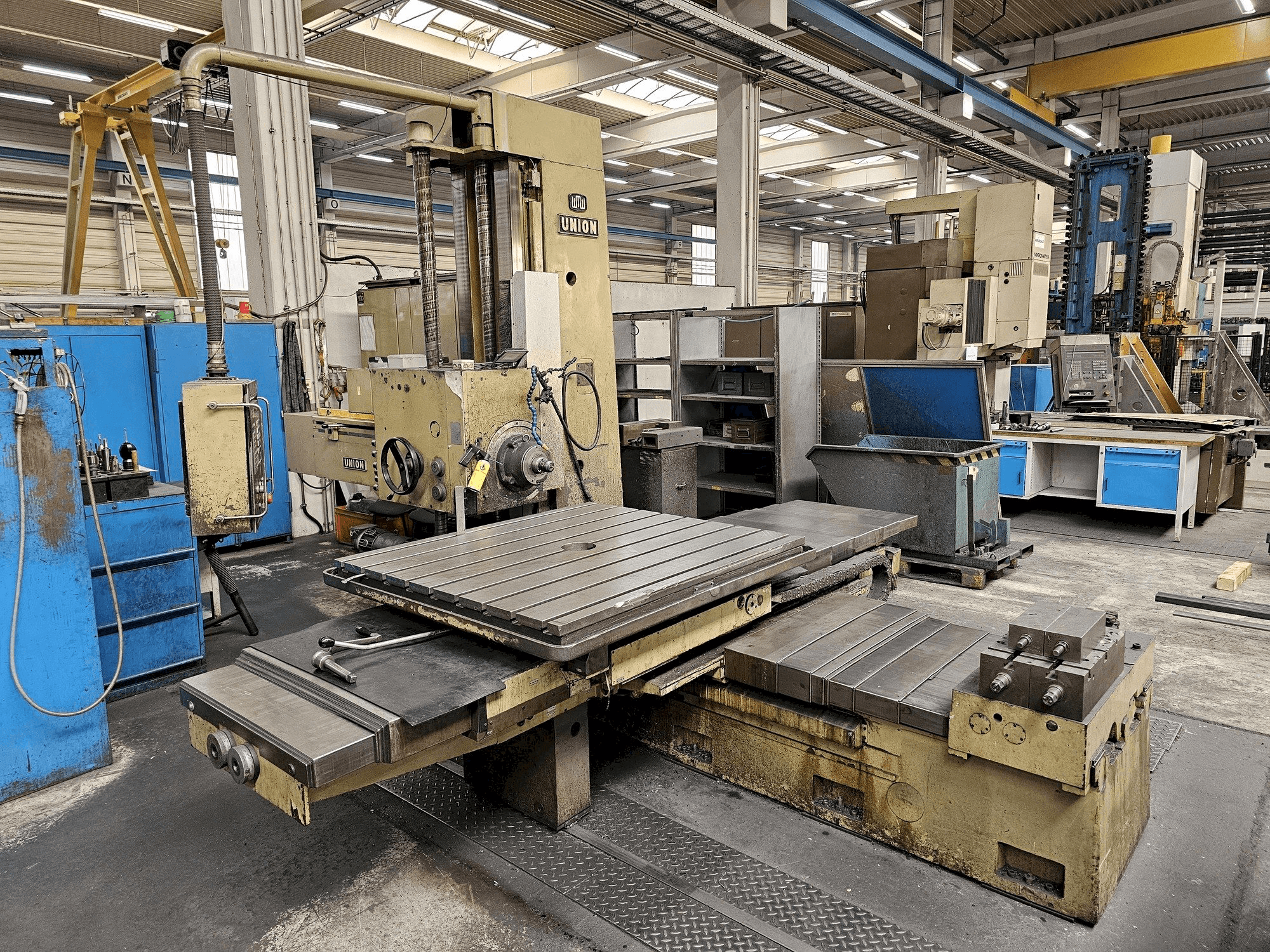 Frontansicht der UNION BFT 90 Maschine