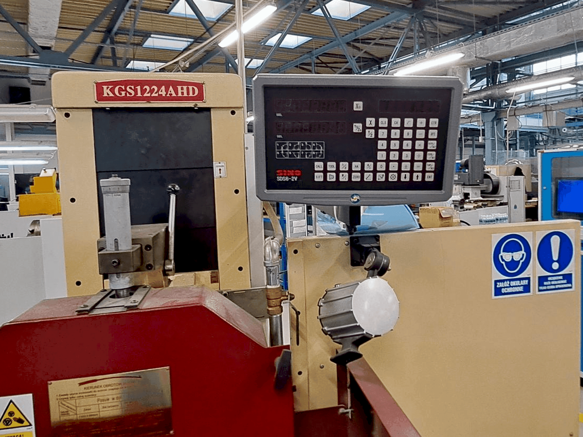 Frontansicht der Kent KGS 1224 AHD Maschine