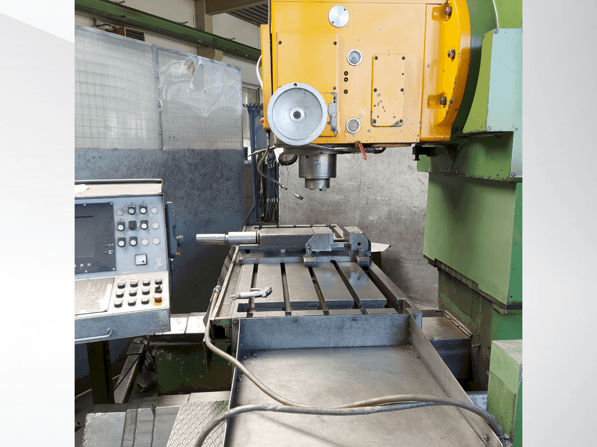 Arbeitsraum der Droop & Rein FS 110 Maschine