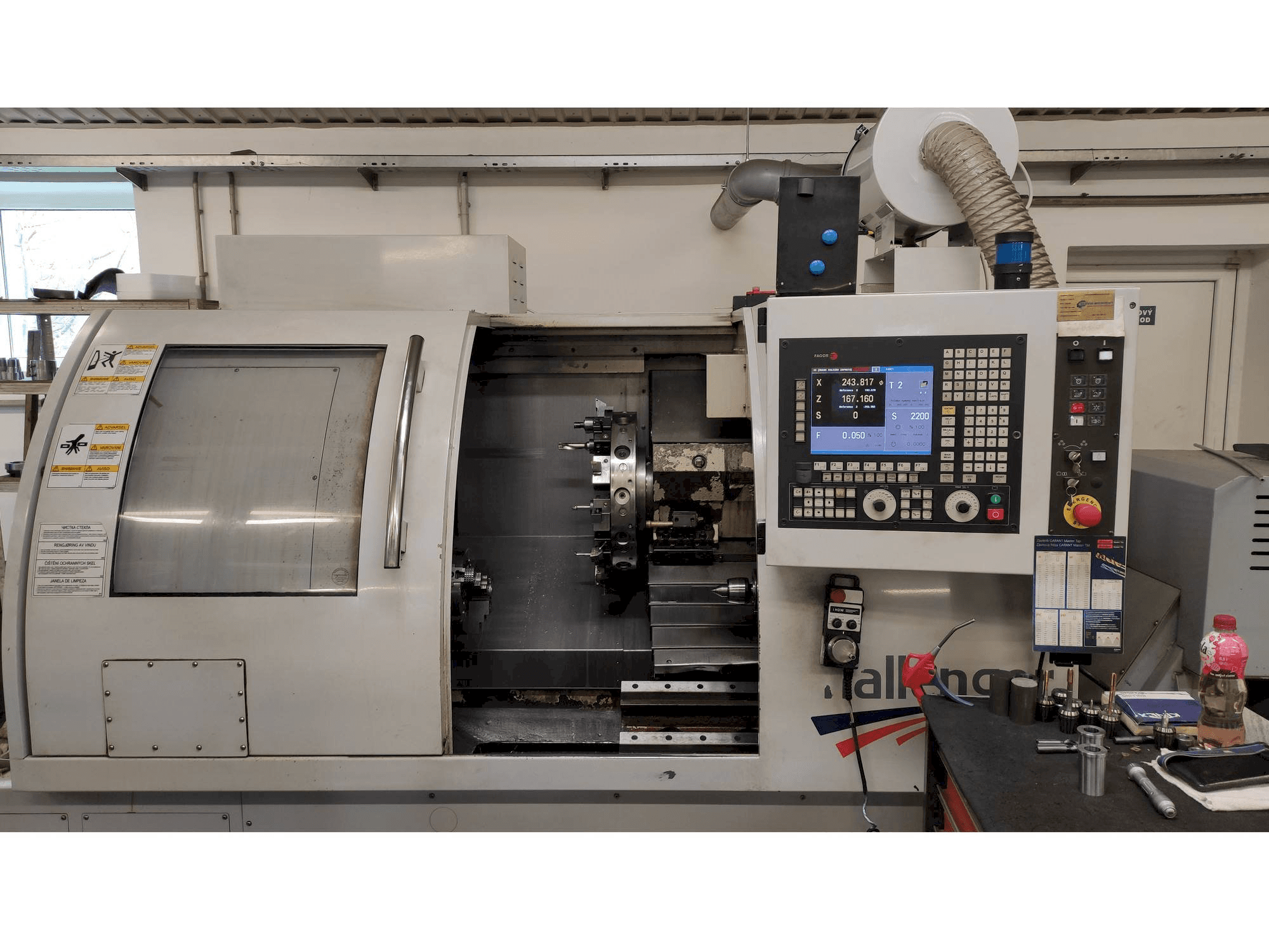 Frontansicht der MICROCUT LT-65 Maschine