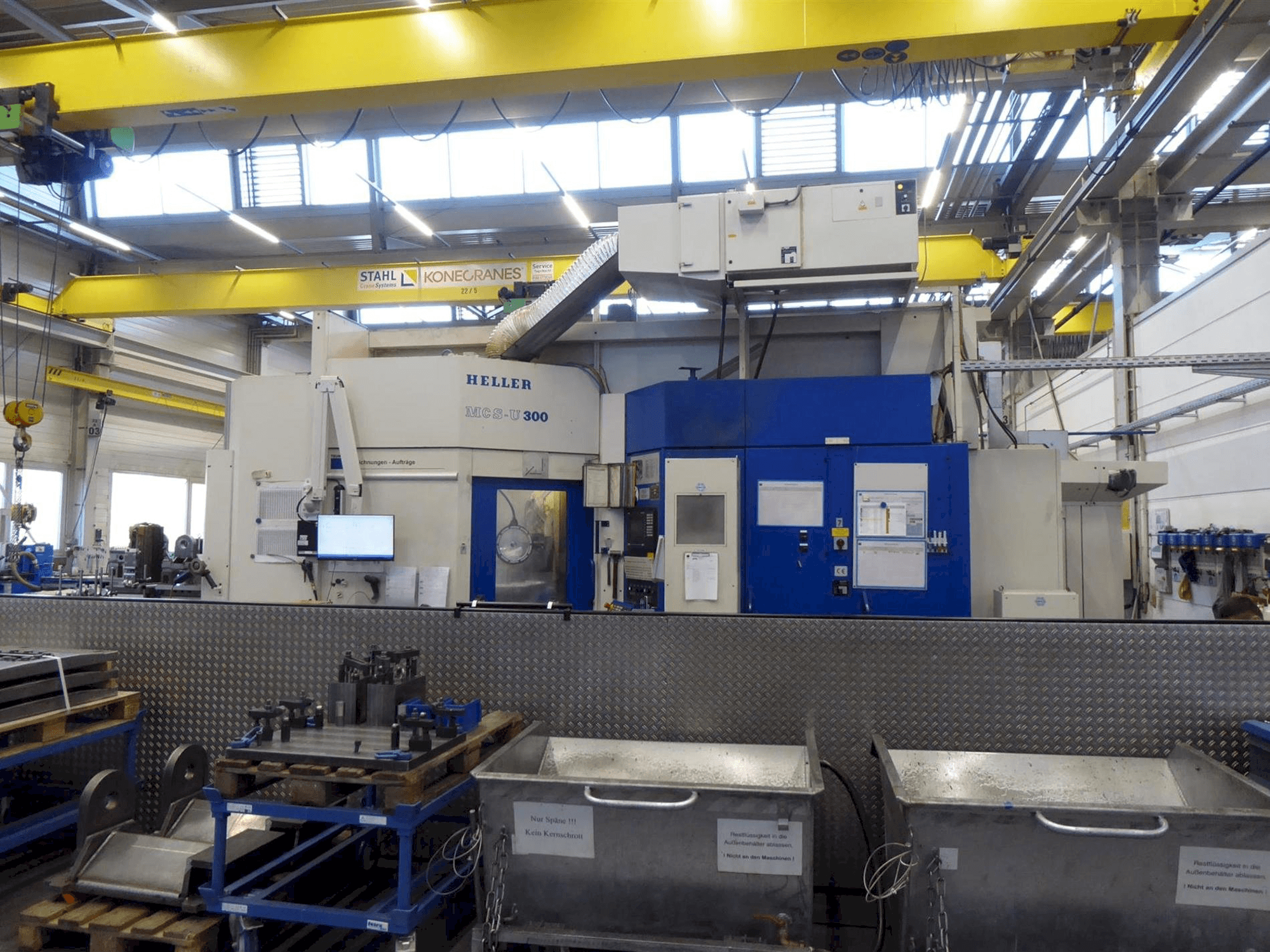 Frontansicht der HELLER MCS-U 300 Maschine