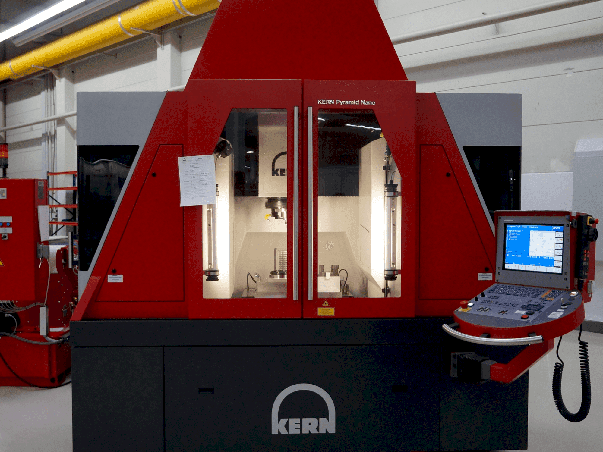 Frontansicht der KERN Pyramid Nano (2013) Maschine