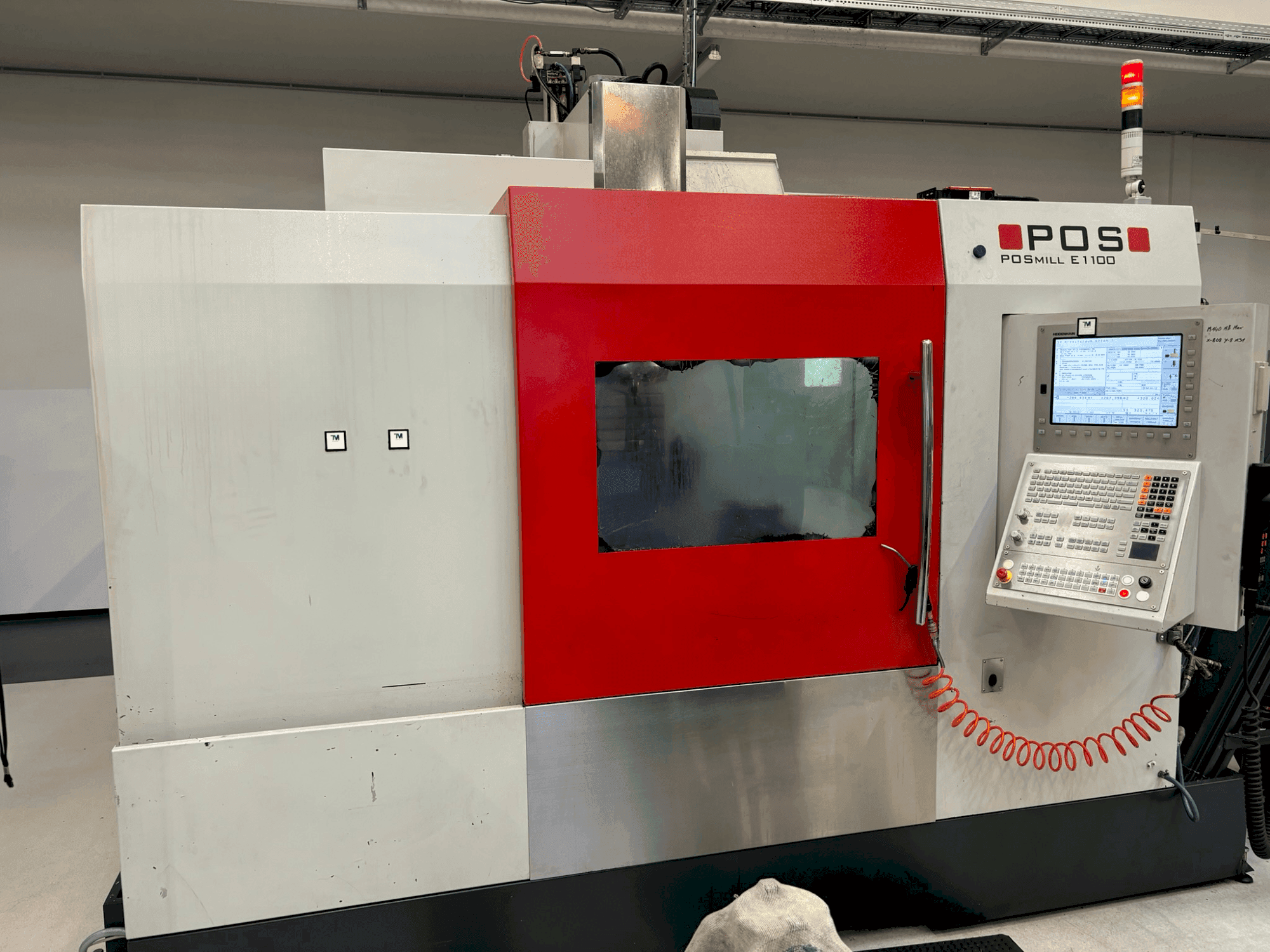Frontansicht der POSmill E 1100 Maschine