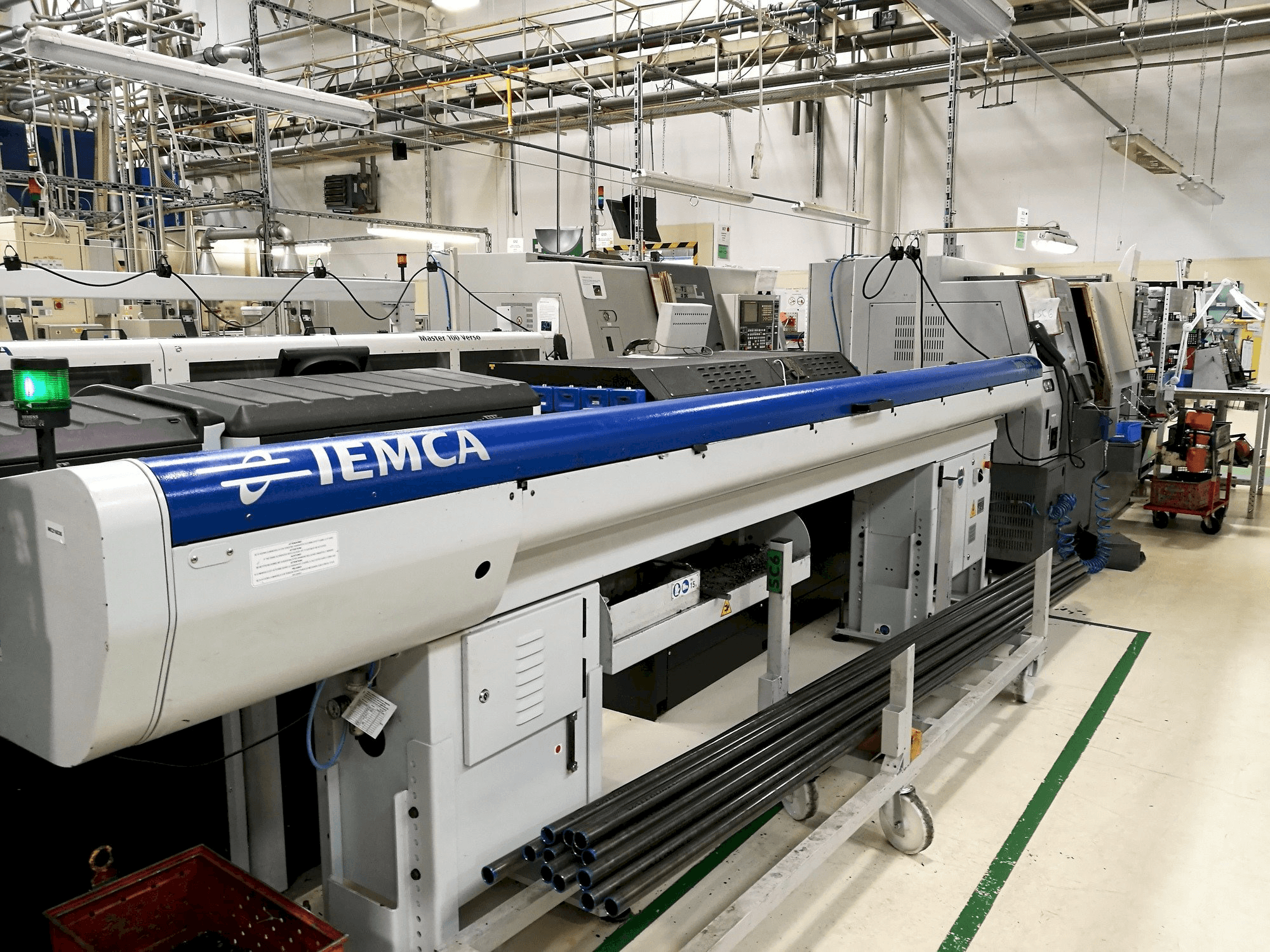 Frontansicht der IEMCA BOSS 552 HD - 44 LL Maschine