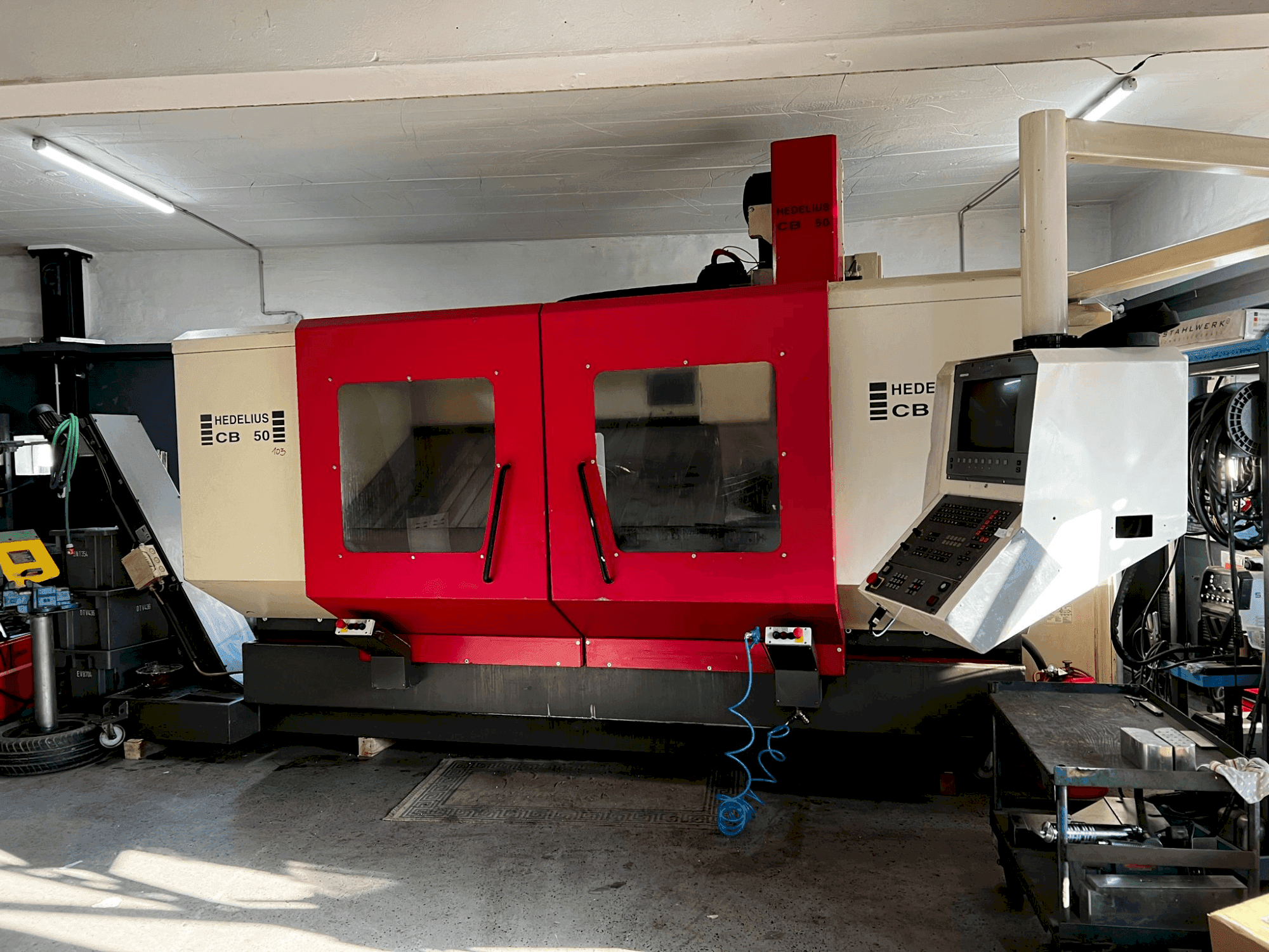 Frontansicht der HEDELIUS CB 50 Maschine