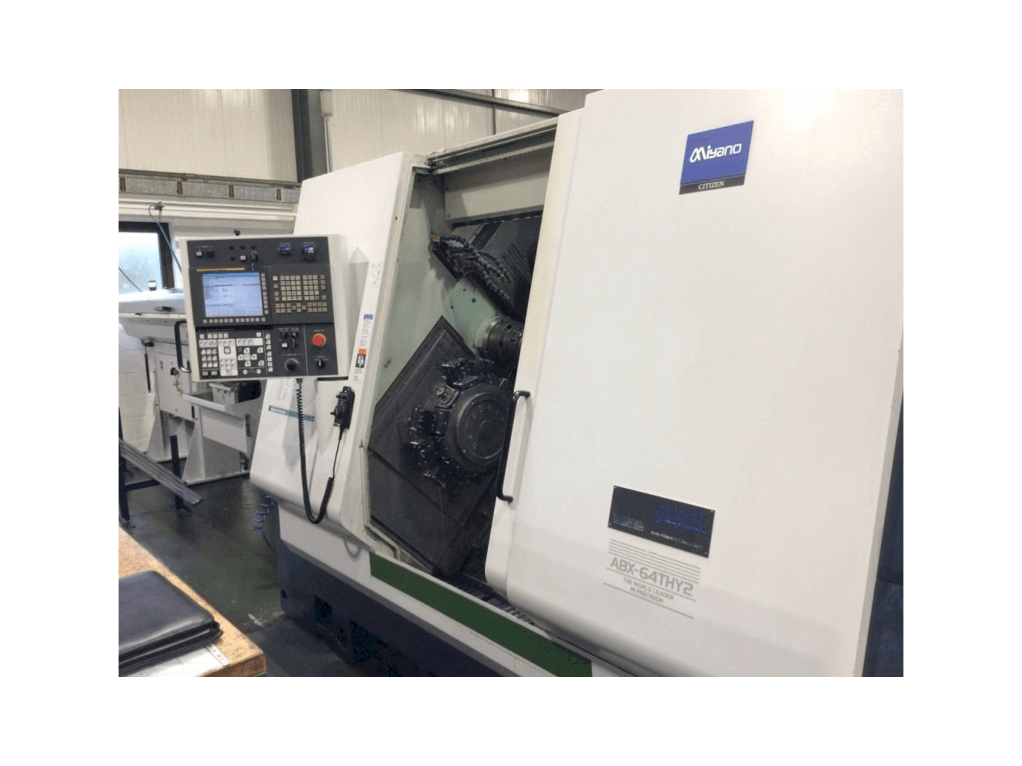 Frontansicht der Miyano ABX 64 THY2 Maschine