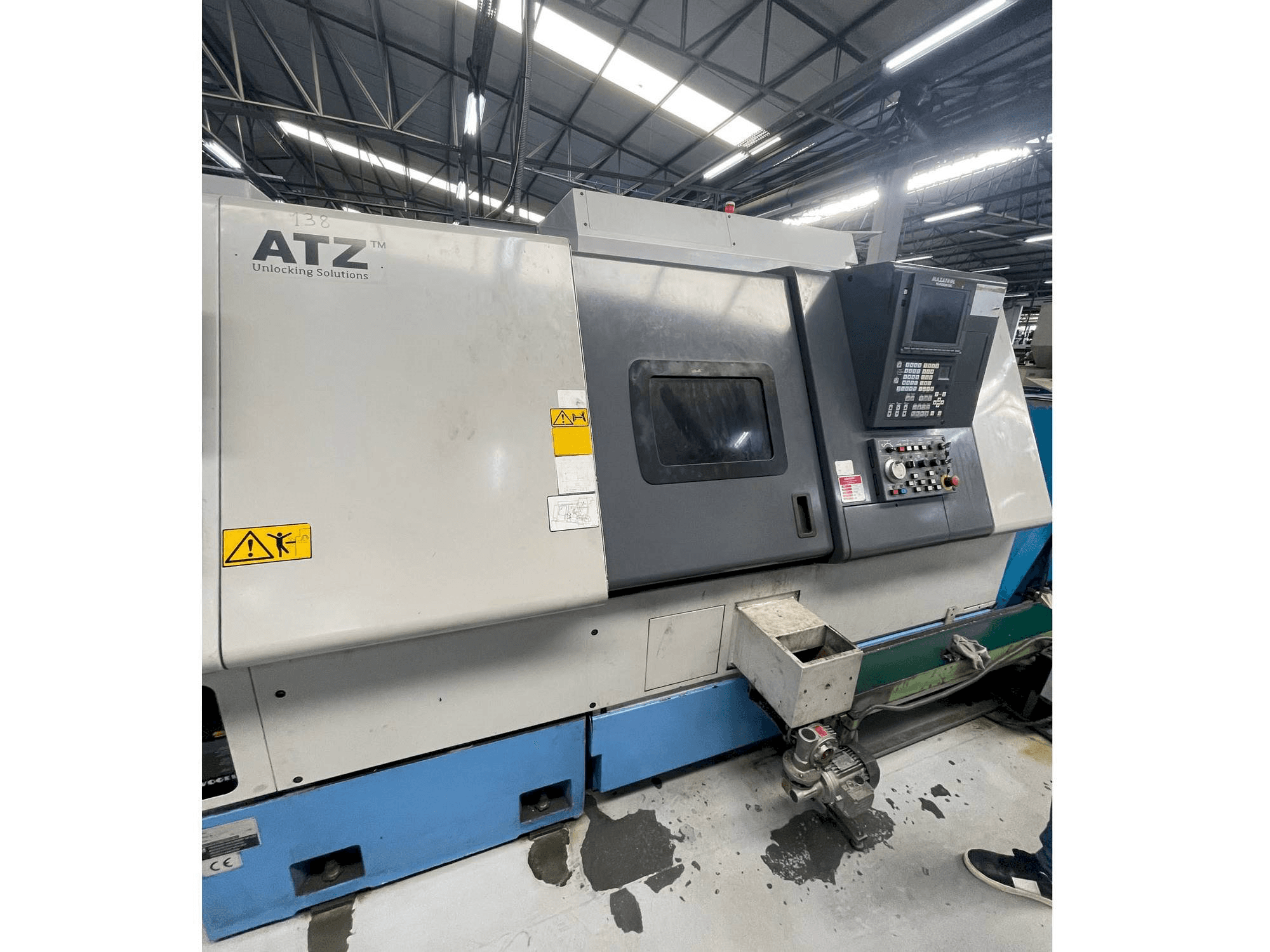 Linke Ansicht der Mazak SQT 250MS Maschine