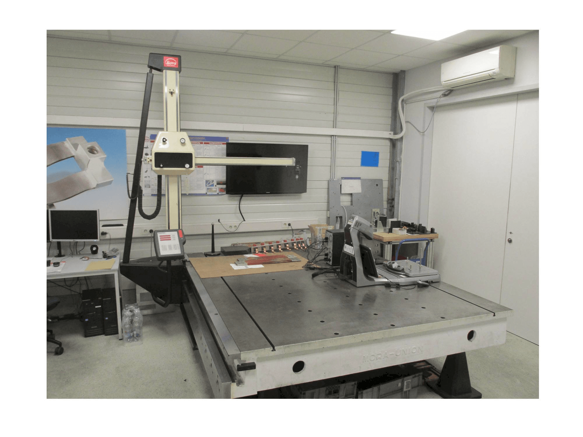 Frontansicht der Mora Console Version Assistant Maschine