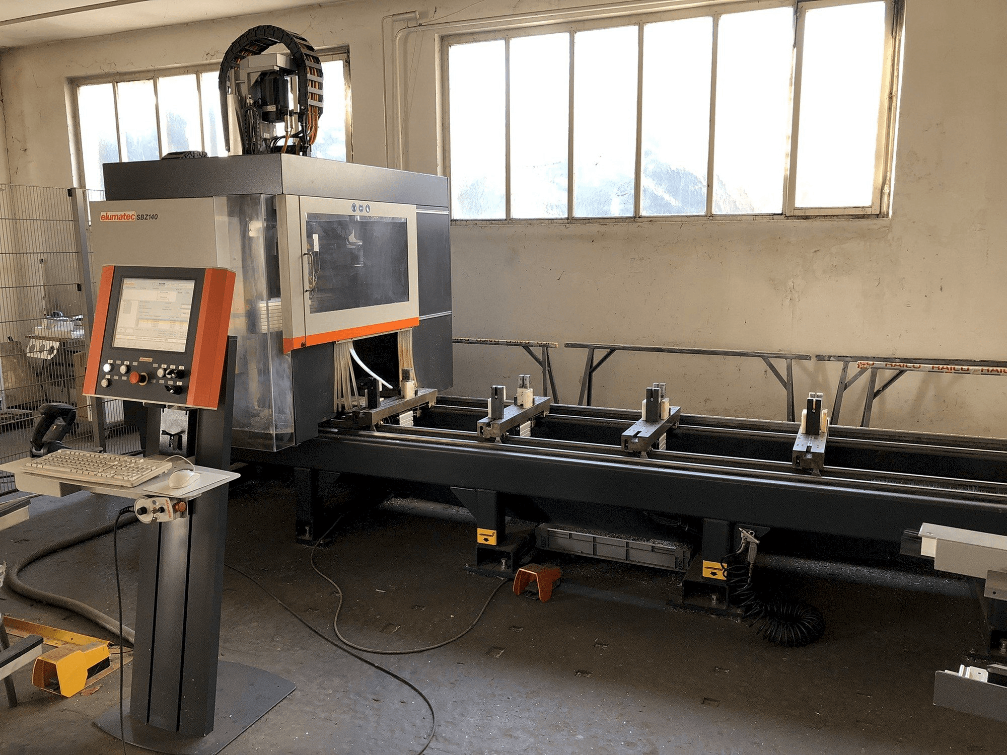 Frontansicht der Elumatec SBZ 140/60 Maschine