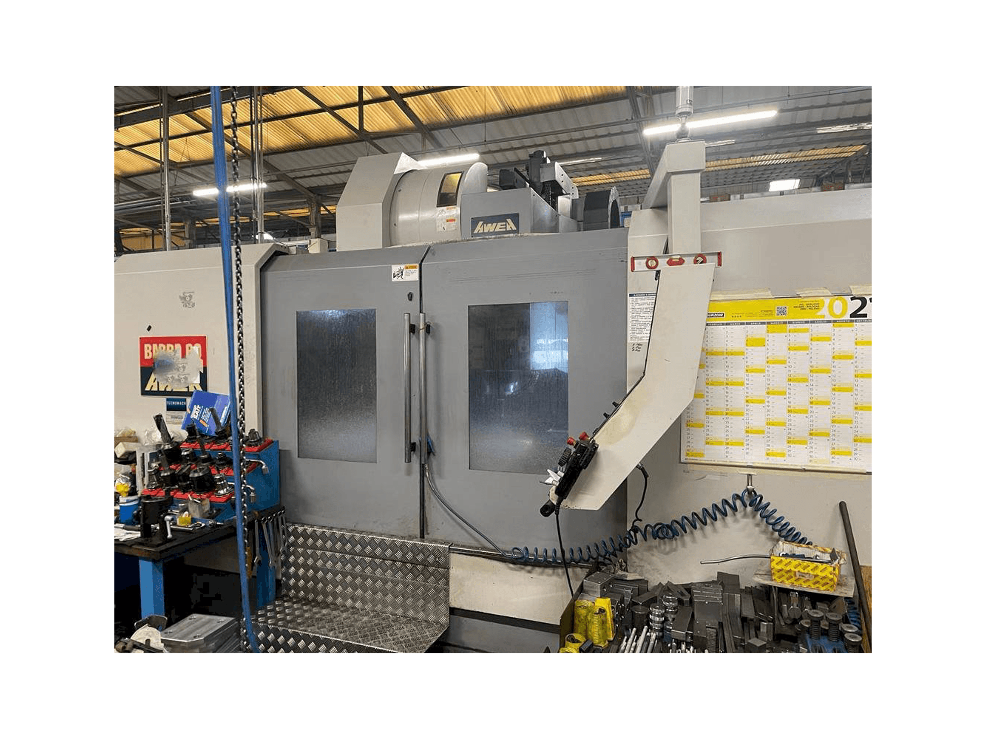 Frontansicht der AWEA BM-1600 Maschine