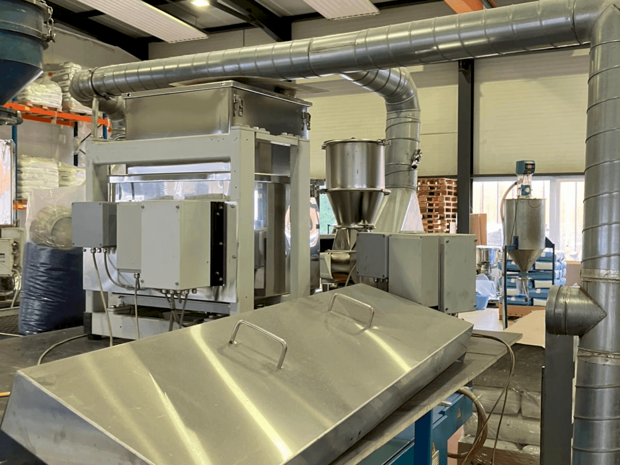 Frontansicht der COPERION STS35 Maschine