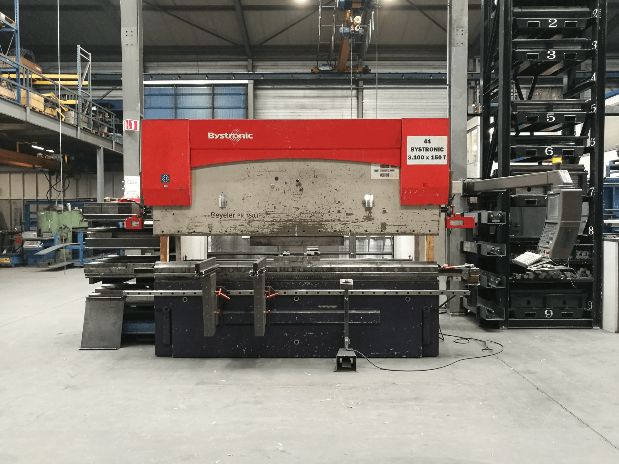 Frontansicht der Bystronic PR 1500 X 3100 Maschine