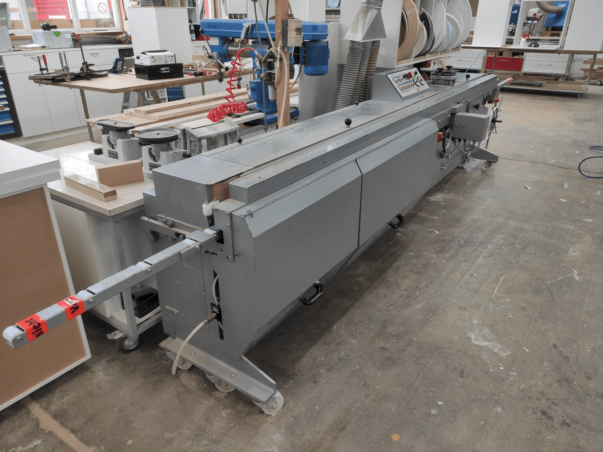 Frontansicht der BMS Blaich model C Maschine