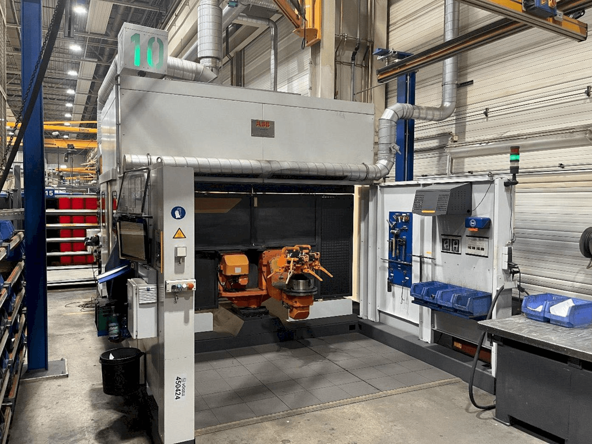 Frontansicht der ABB Maschine