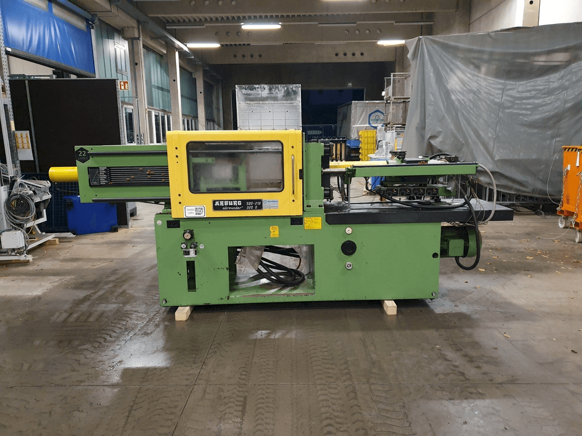 Frontansicht der Arburg Allrounder 320 D 500-210 Maschine