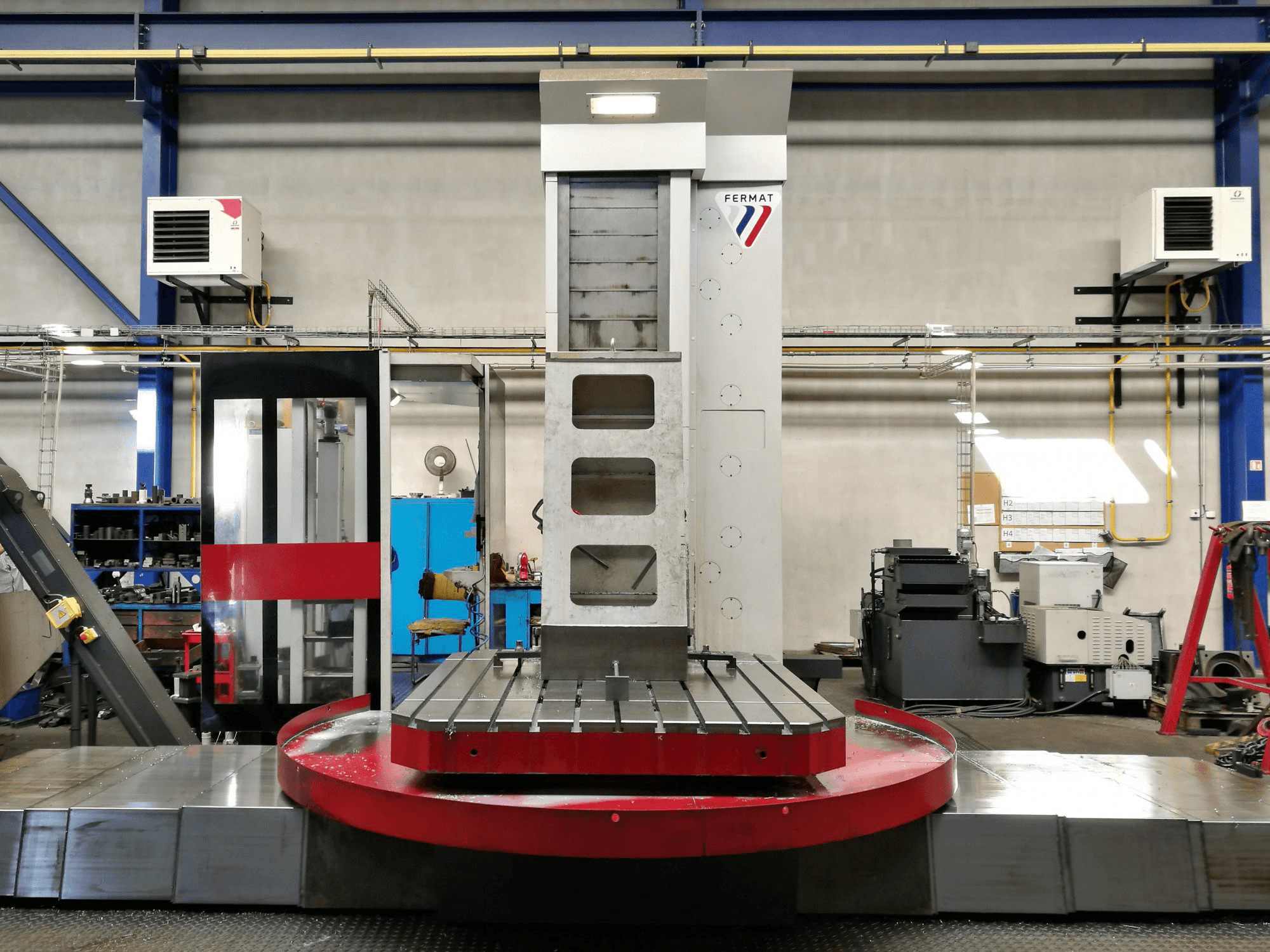 Frontansicht der FERMAT WFT 13 CNC Maschine