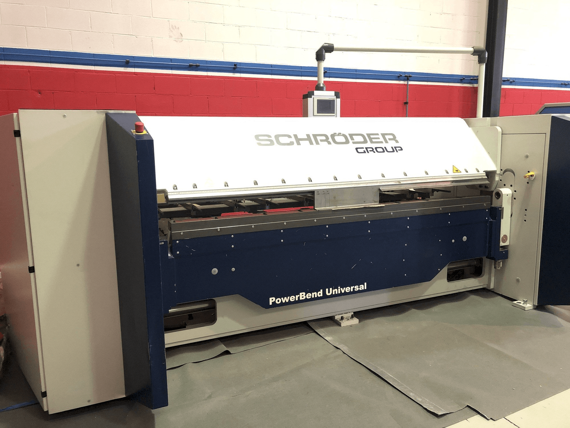 Frontansicht der Schröder PBU 2500x4 (2016) Maschine