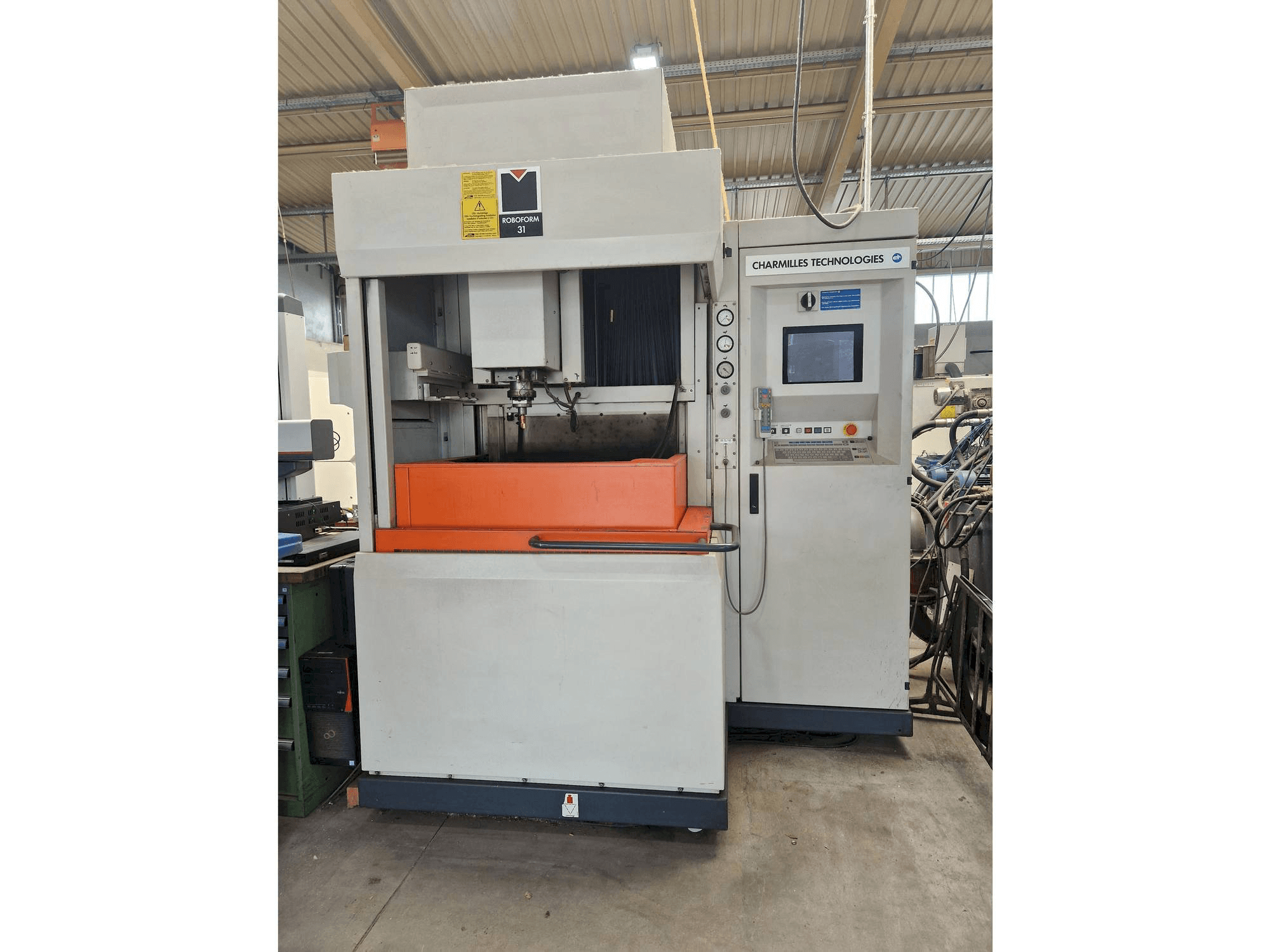 Frontansicht der CHARMILLES Roboform 31 Maschine