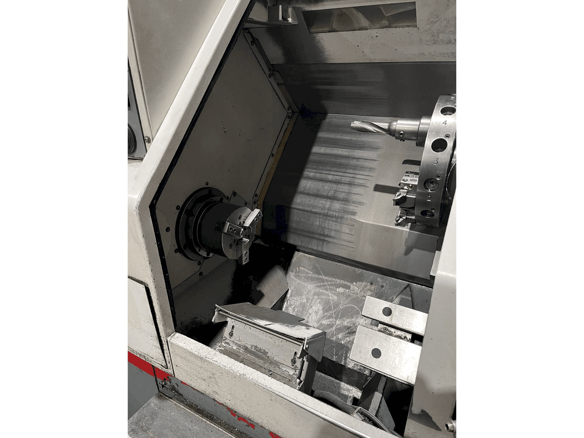 Arbeitsraum der Cincinnati Hawk TC150 Maschine