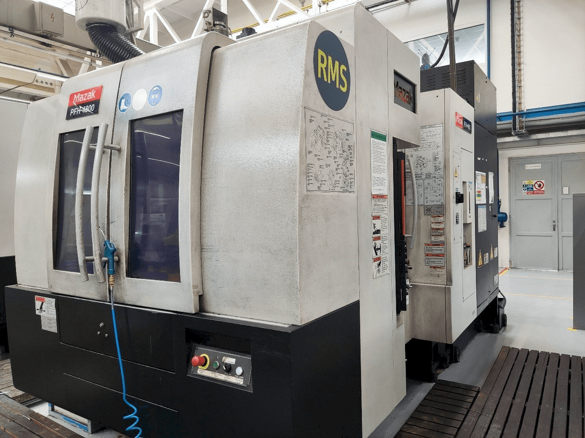 Frontansicht der Mazak PFH-4800 Maschine