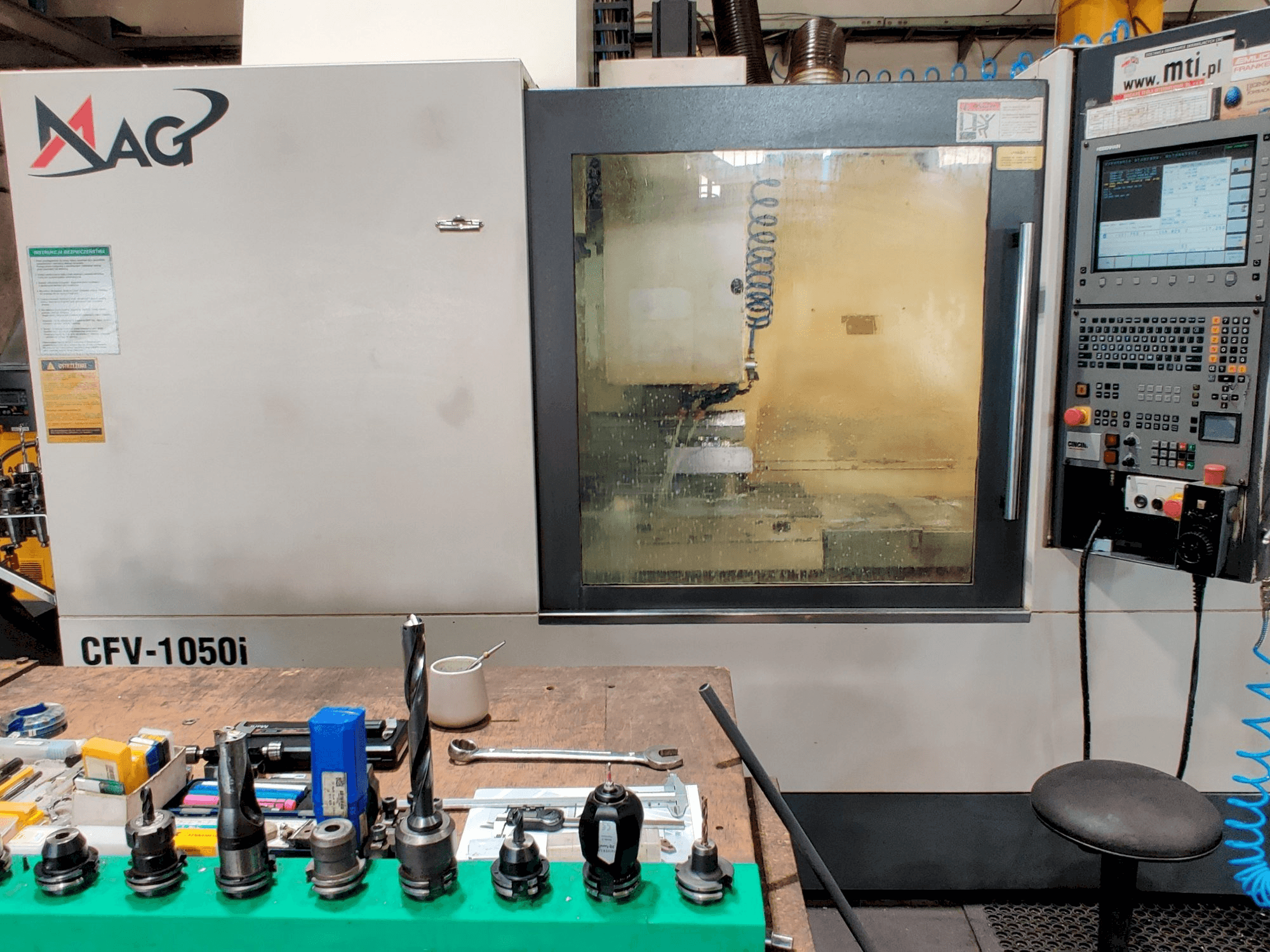 Frontansicht der MAG CFV 1050 Maschine